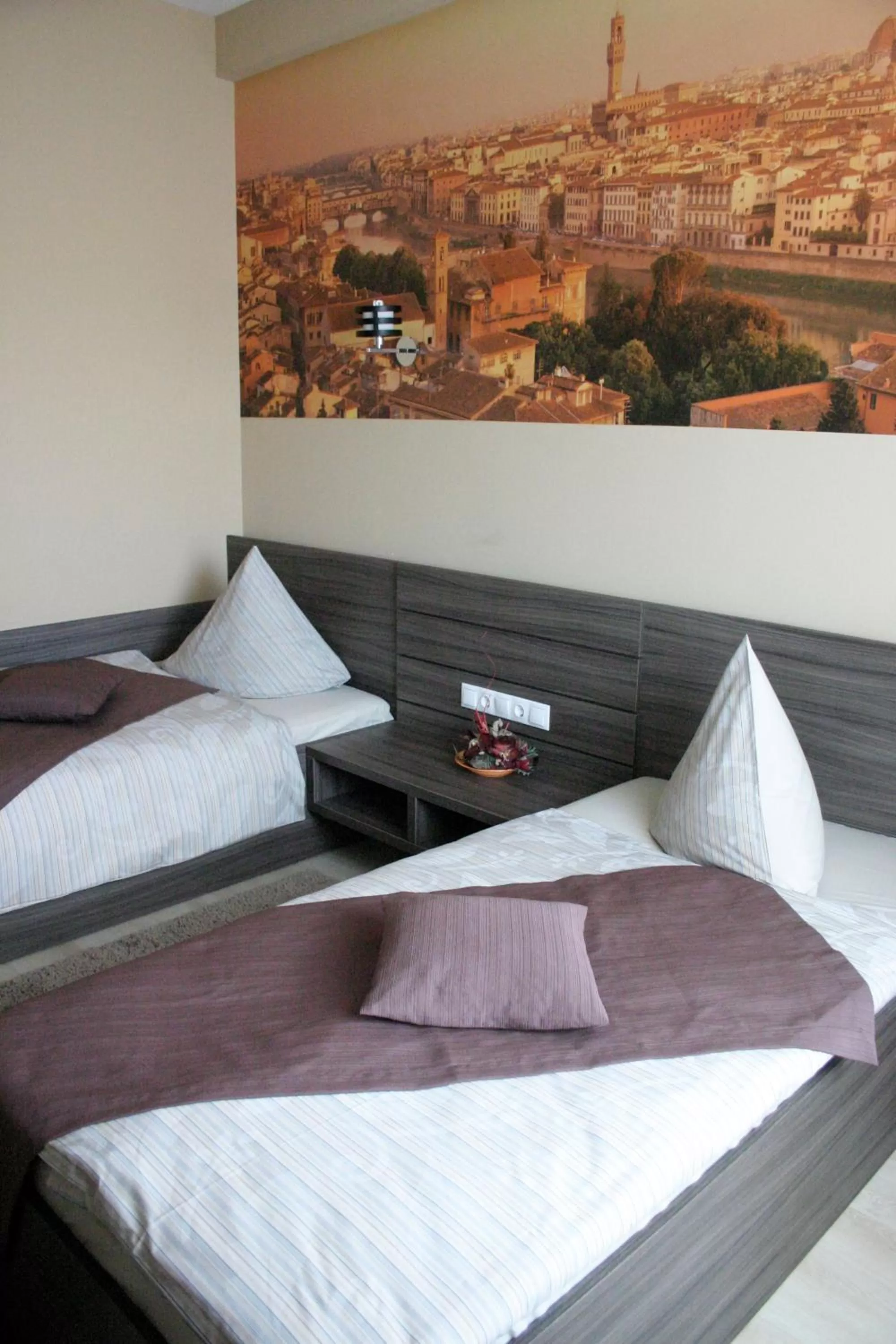 Photo of the whole room, Bed in Hotel Sheriff