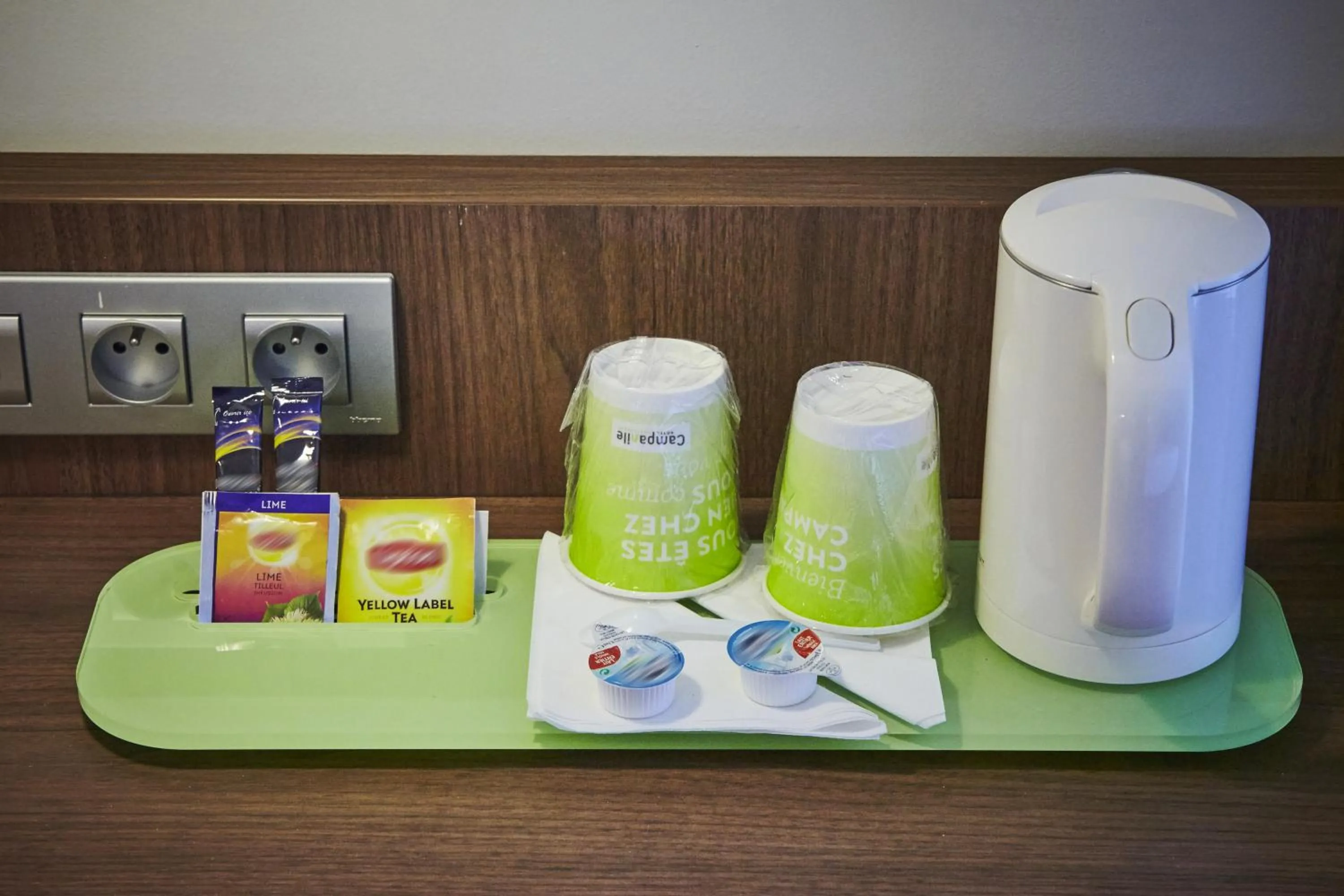 Coffee/tea facilities in Campanile PRIME - Paris Saclay