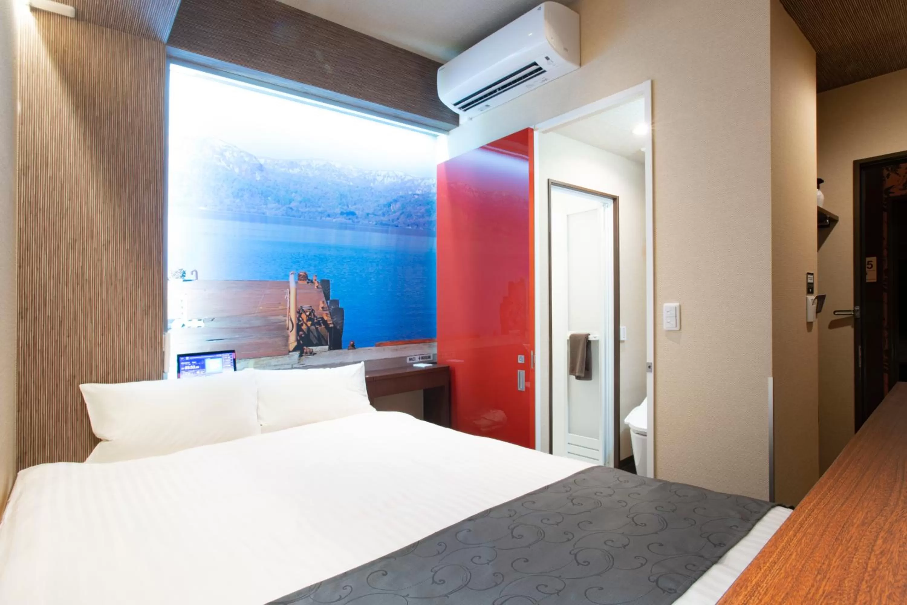 Photo of the whole room, Bed in Pinpon Hotel Hiroshima