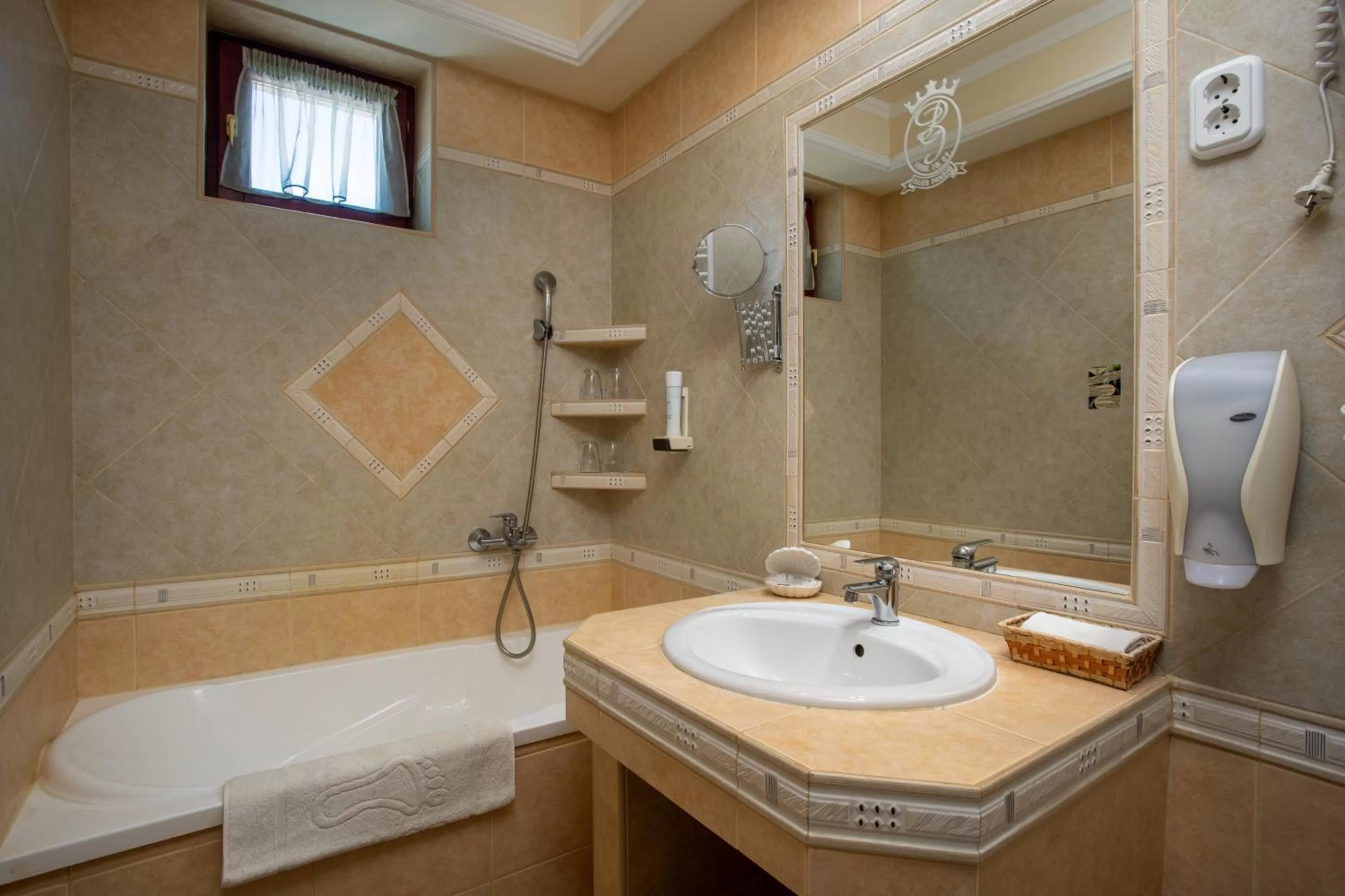 Bathroom in Illés Hotel