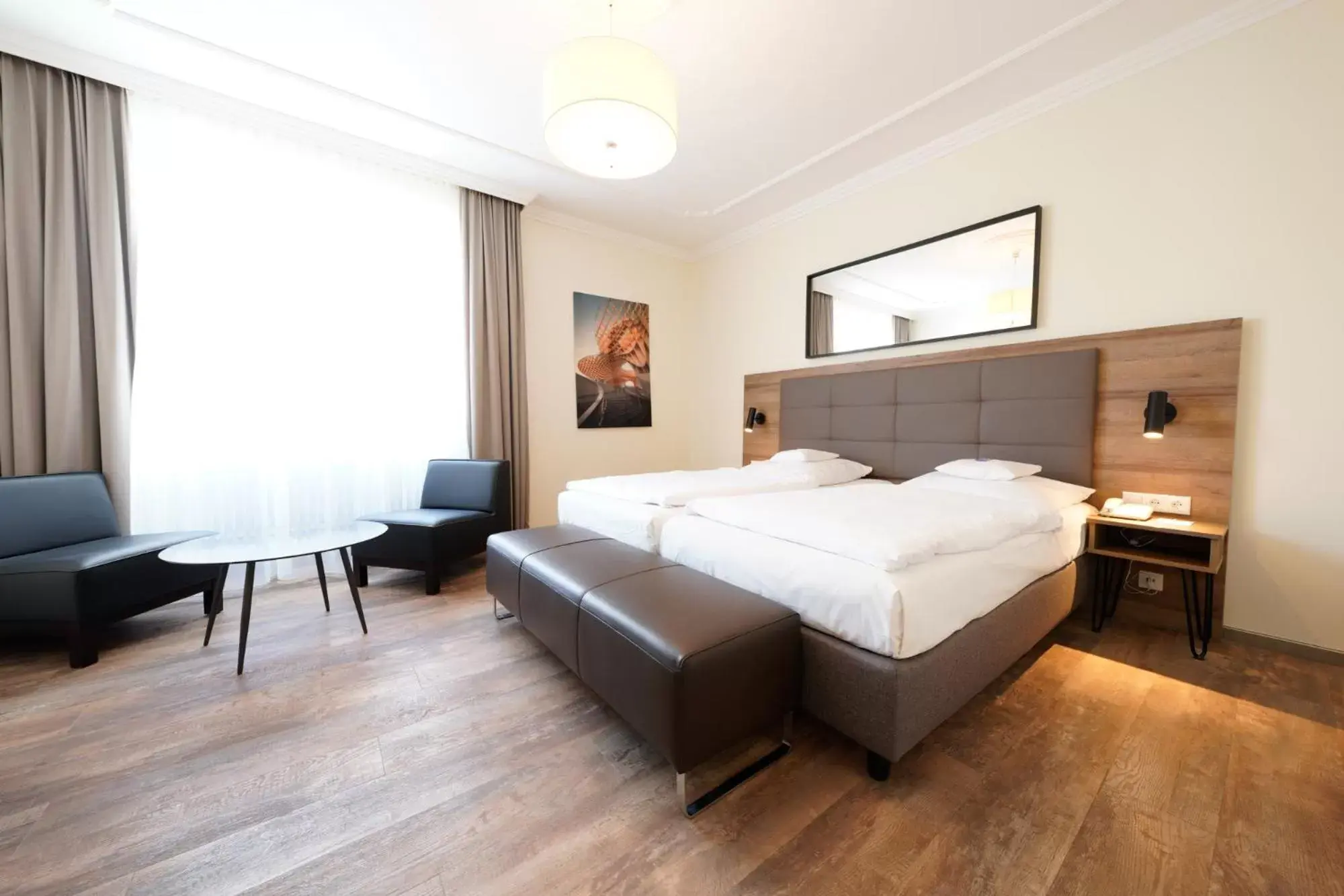 Deluxe Double Room in Hotel Bayerischer Hof Deluxe Double Room in Hotel Bayerischer Hof