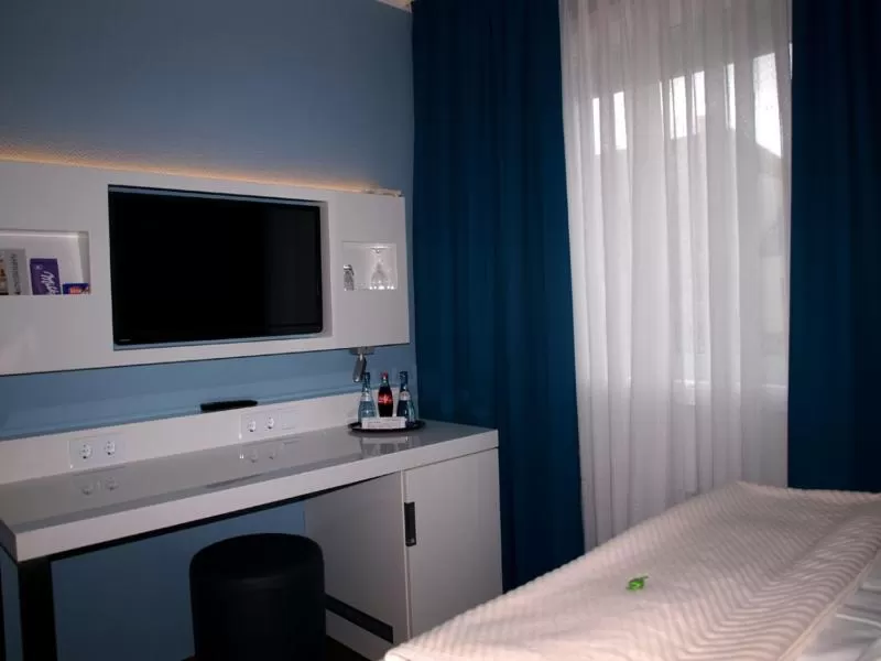 TV and multimedia, Bed in Gartenstadt Hotel