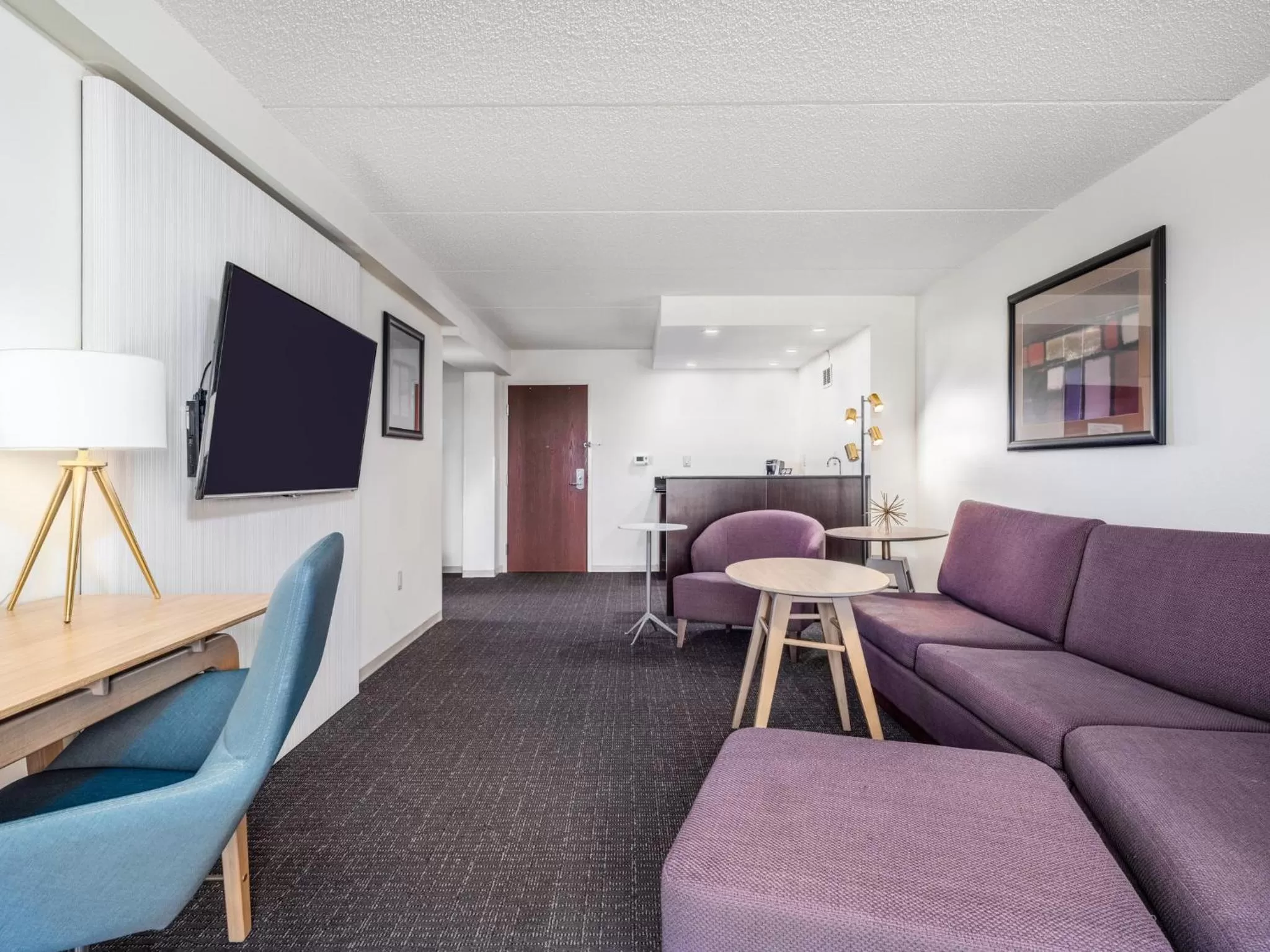 Photo of the whole room in Crowne Plaza Milwaukee Airport by IHG