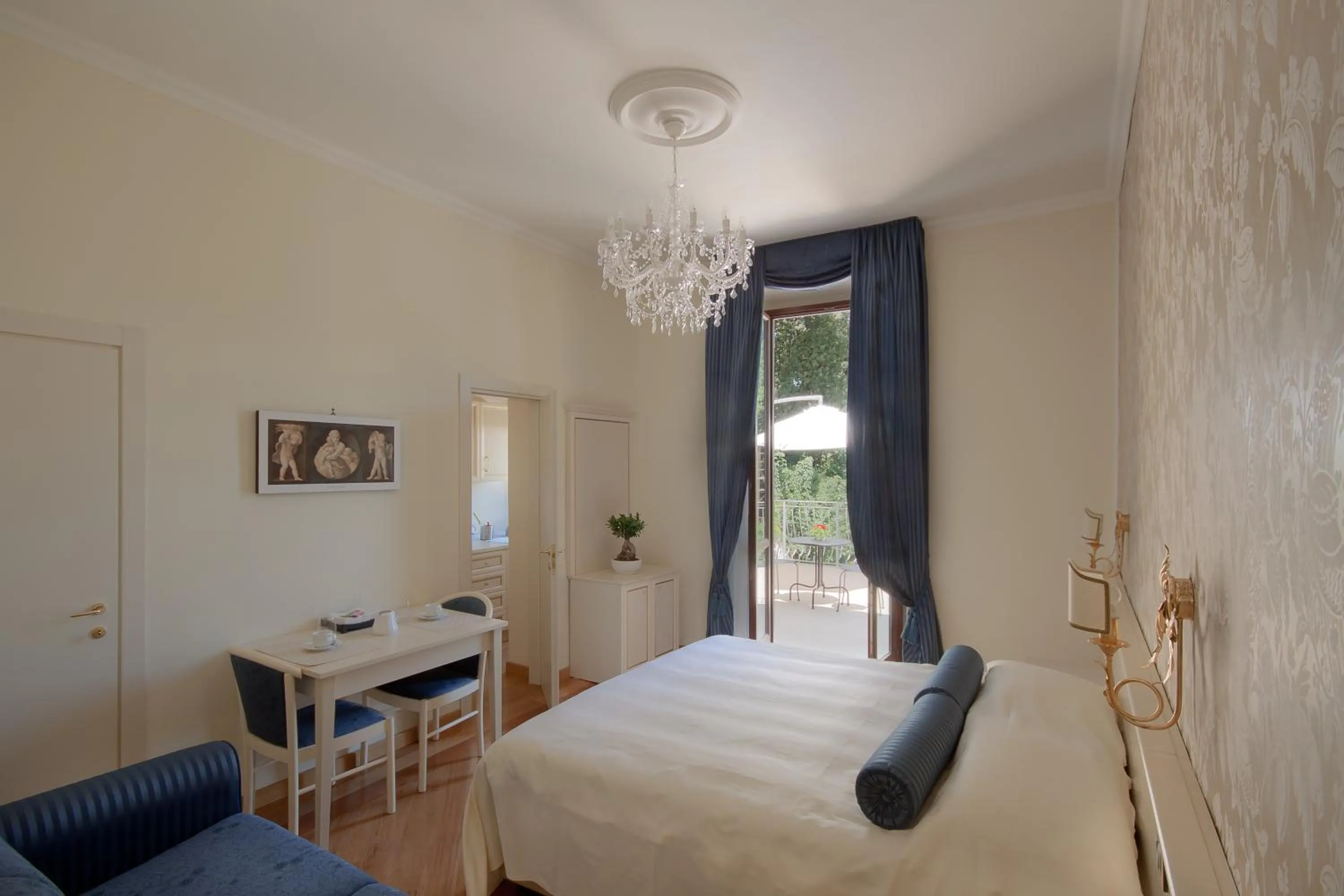 Photo of the whole room, Bed in Relais La Corte di Cloris