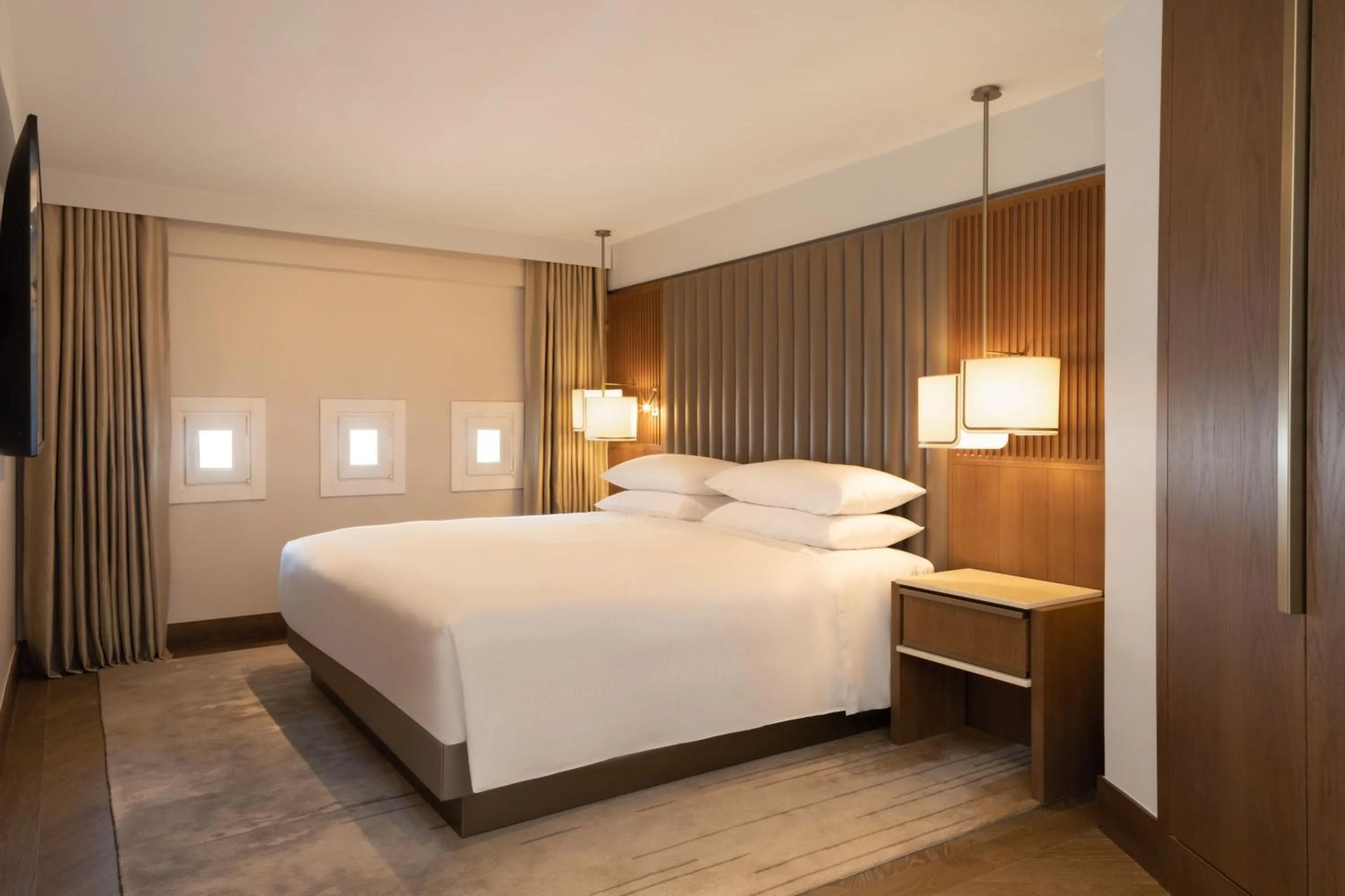 Photo of the whole room, Bed in JW Marriott Hotel Madrid