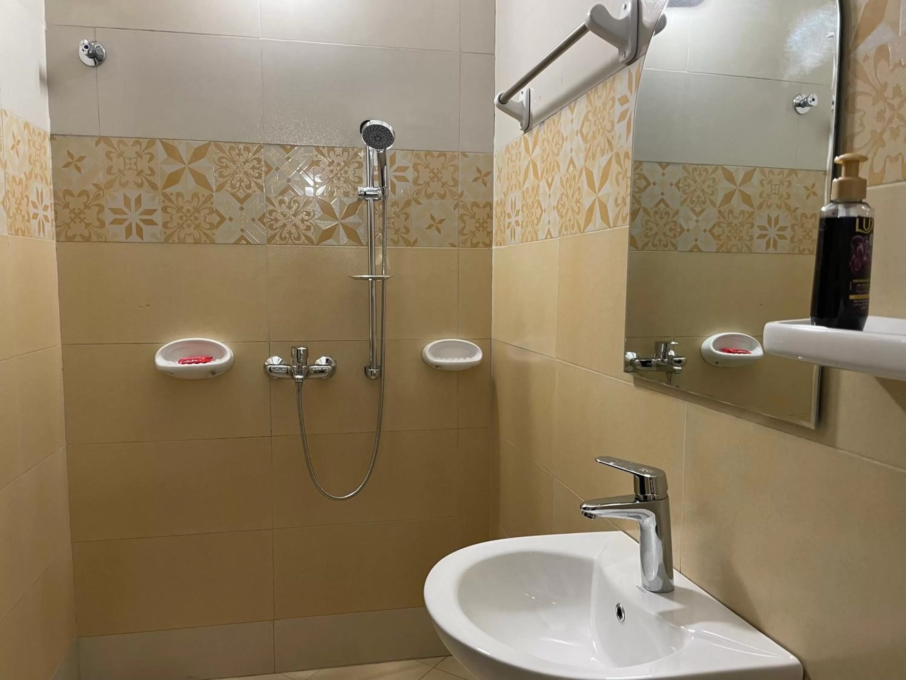 Bathroom in Jaffa Suites