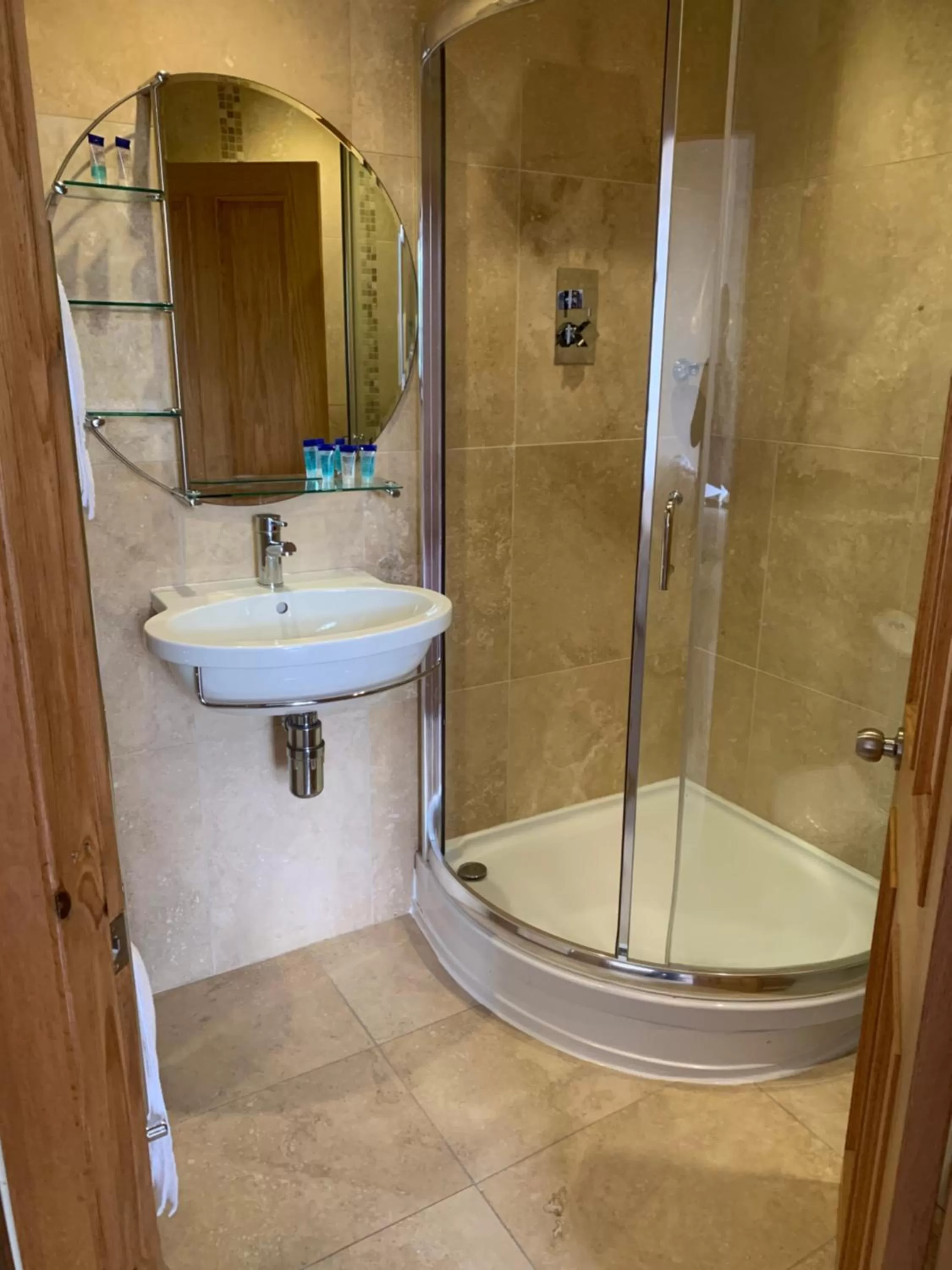 Bathroom in The Weavers Shed