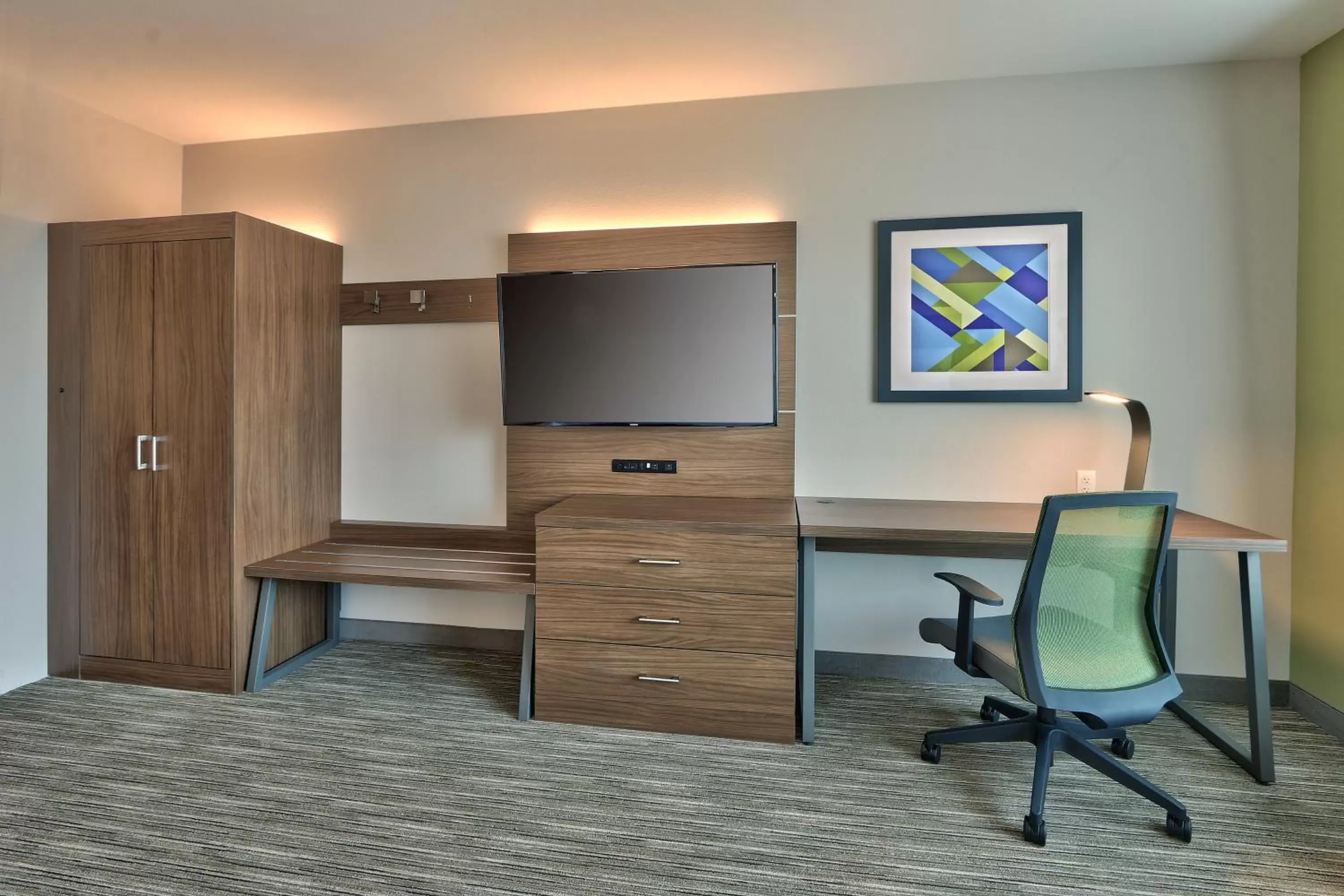 Two-Bedroom Suite - Hearing Accessible in Holiday Inn Express & Suites - Albuquerque East by IHG Two-Bedroom Suite - Hearing Accessible in Holiday Inn Express & Suites - Albuquerque East by IHG