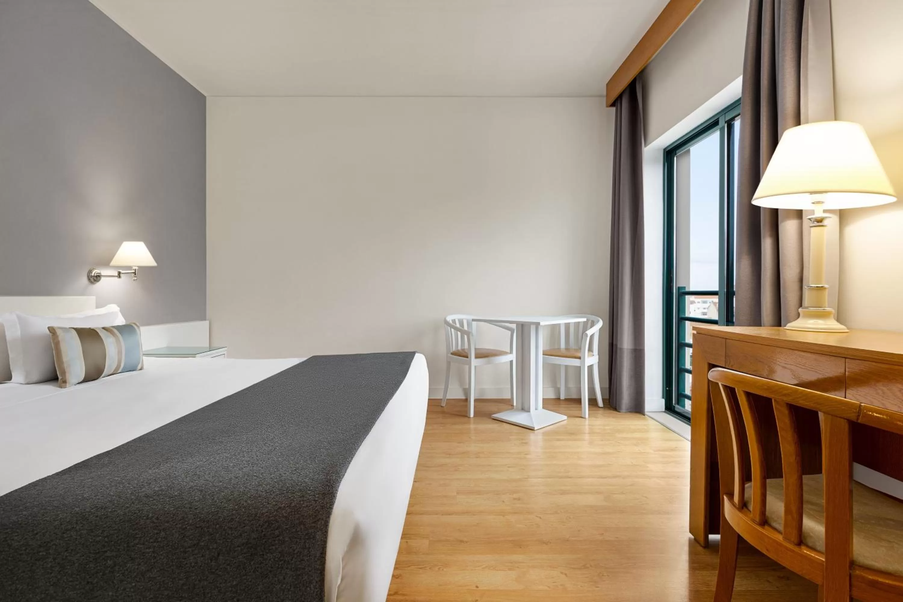 Bed in TRYP by Wyndham Montijo Parque Hotel