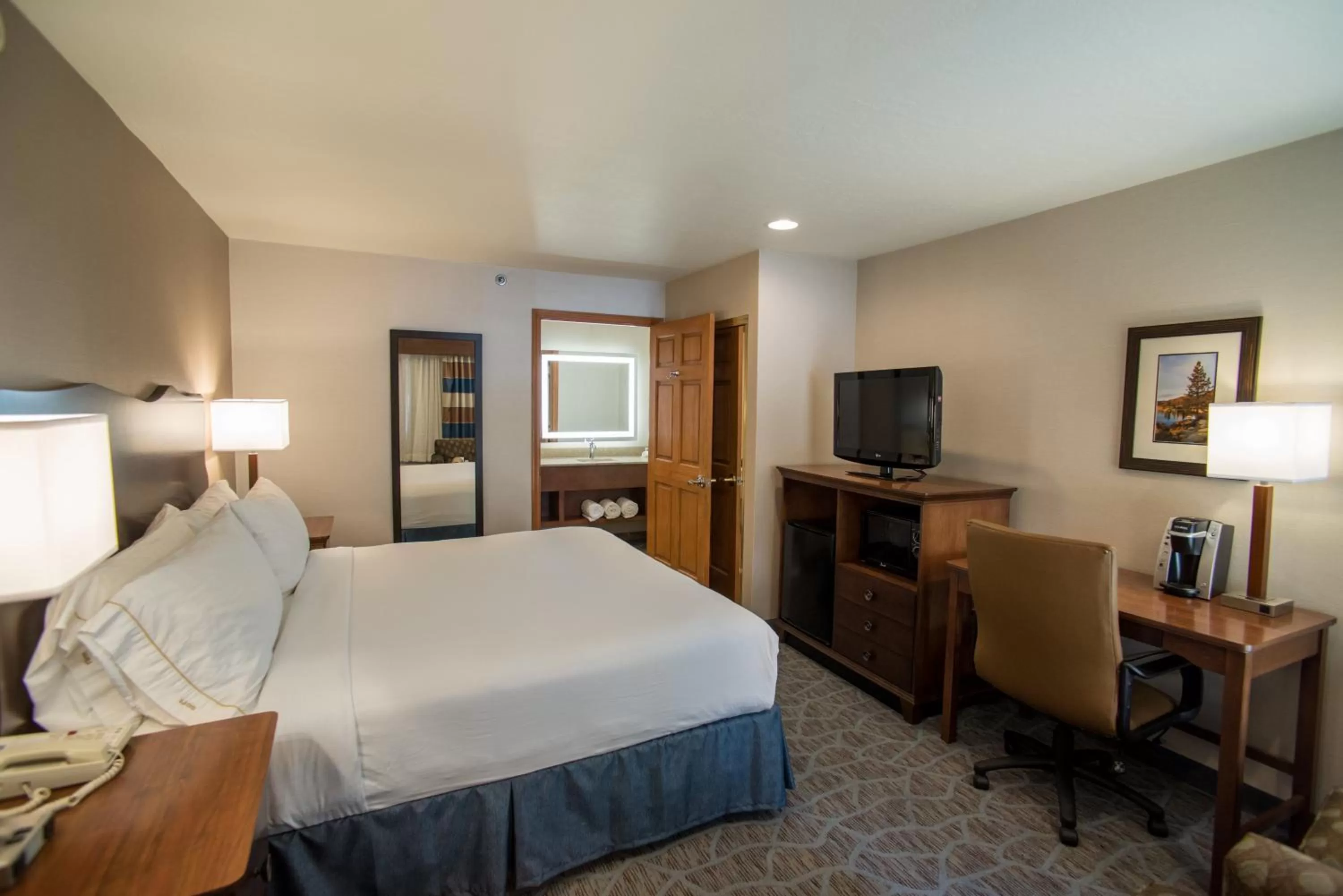 Photo of the whole room, Bed in Holiday Inn Express South Lake Tahoe by IHG