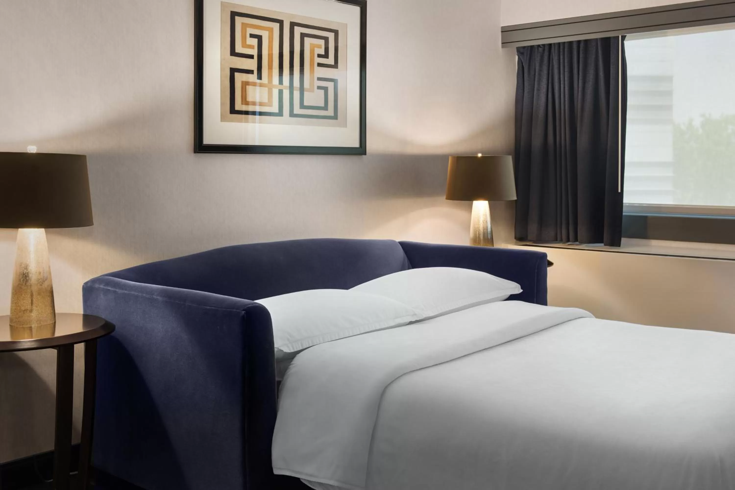 Bedroom, Bed in Sheraton Syracuse University Hotel and Conference Center