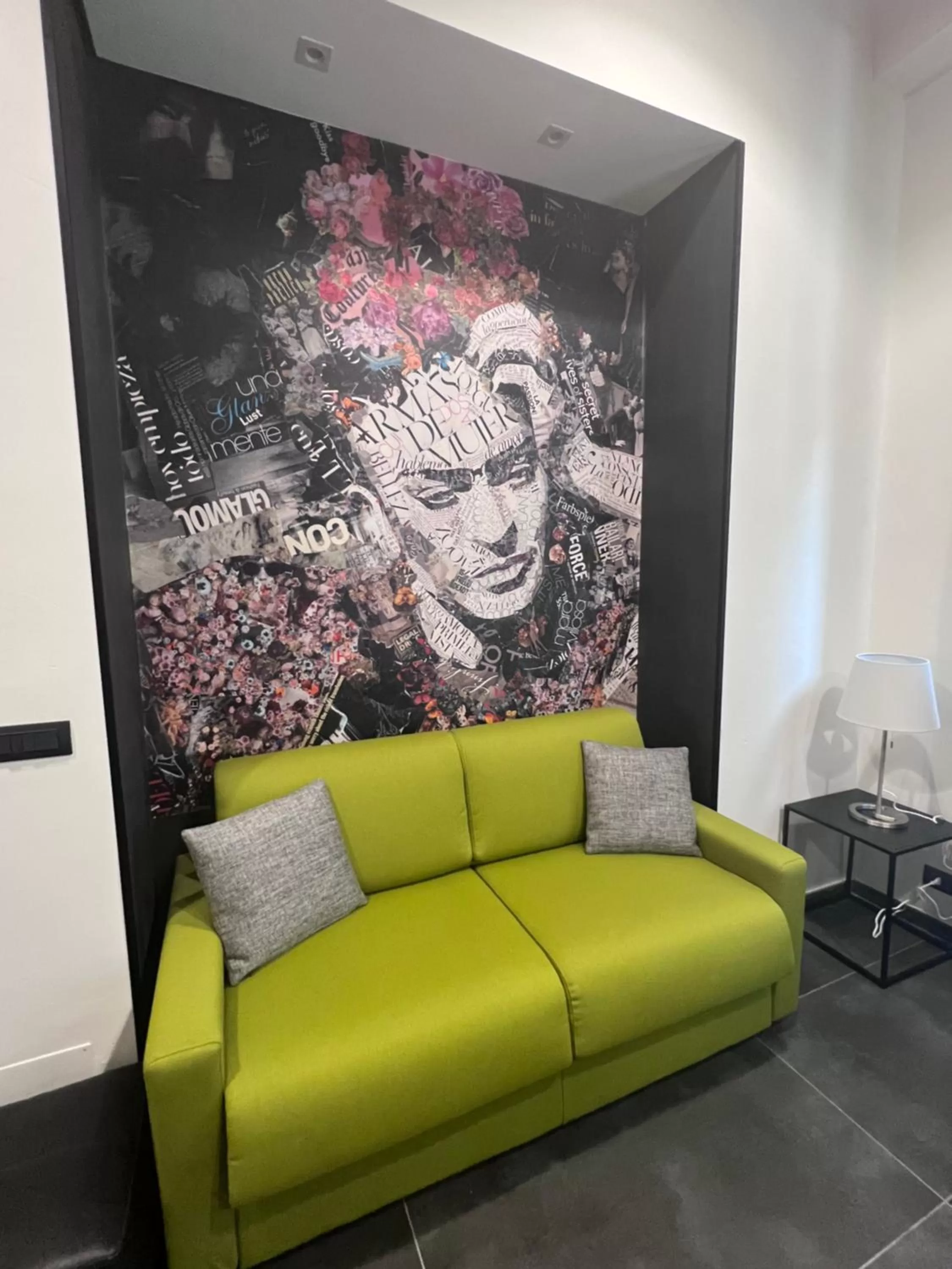 Photo of the whole room in Residence Star