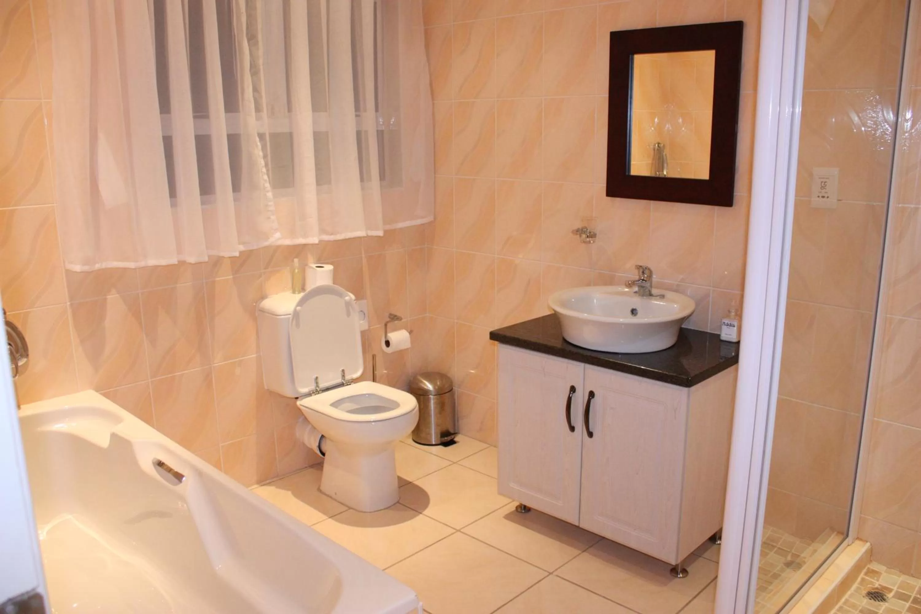 Bathroom in Addis Bed and Breakfast