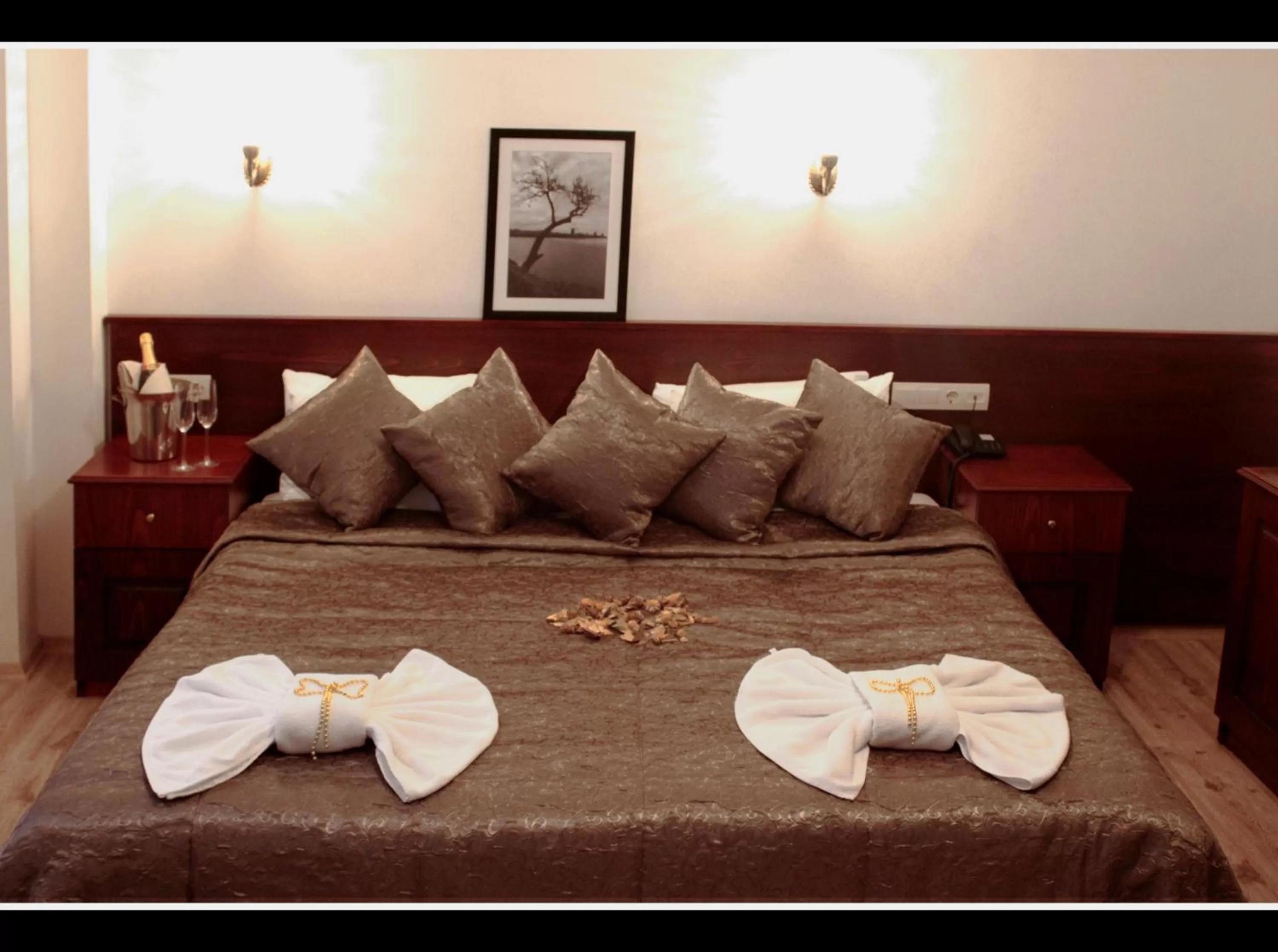 Photo of the whole room, Bed in Sultanahmet Cesme Hotel