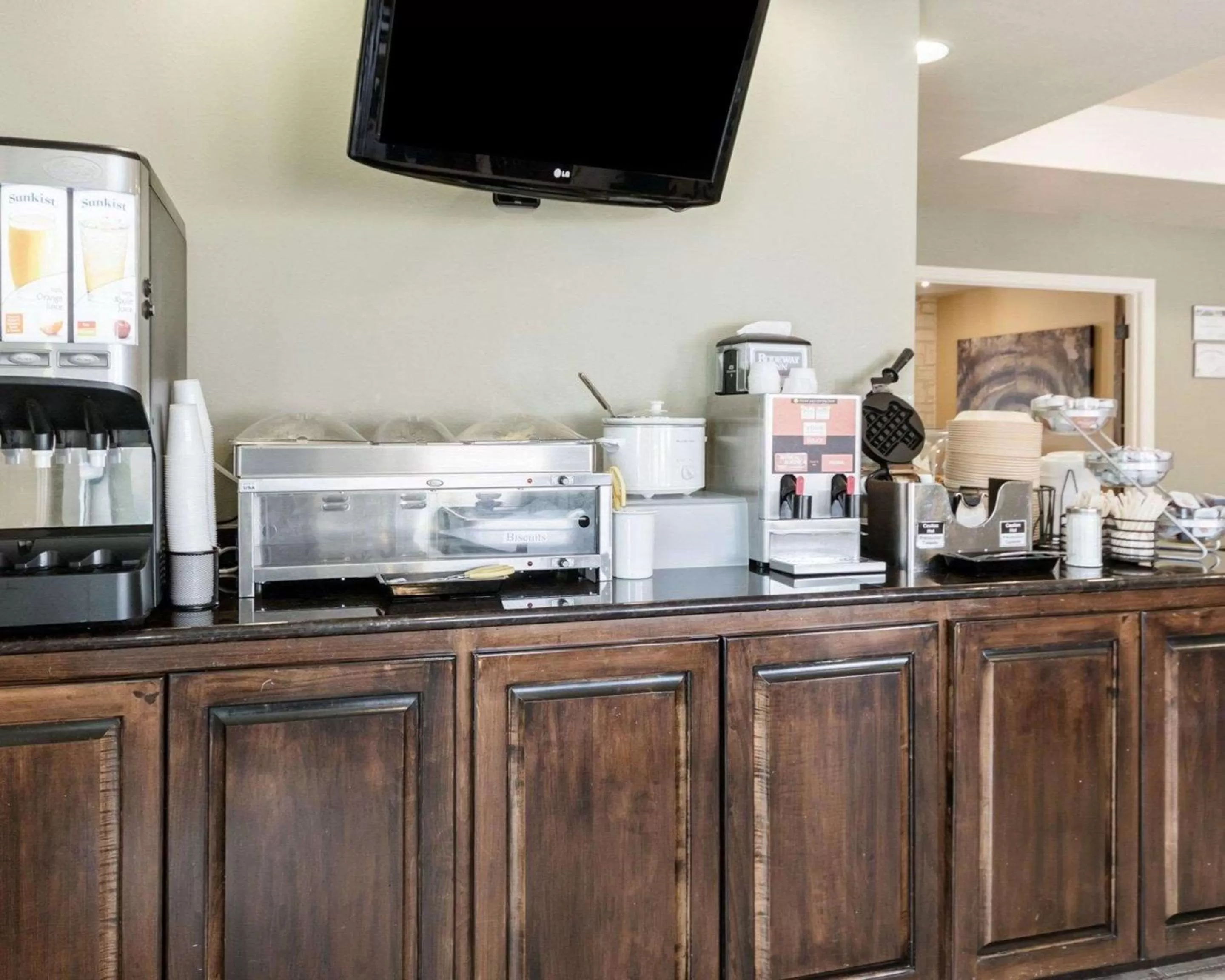 Restaurant/places to eat in Rodeway Inn of Junction