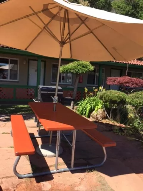 Property building in Clear Lake Vista Resort