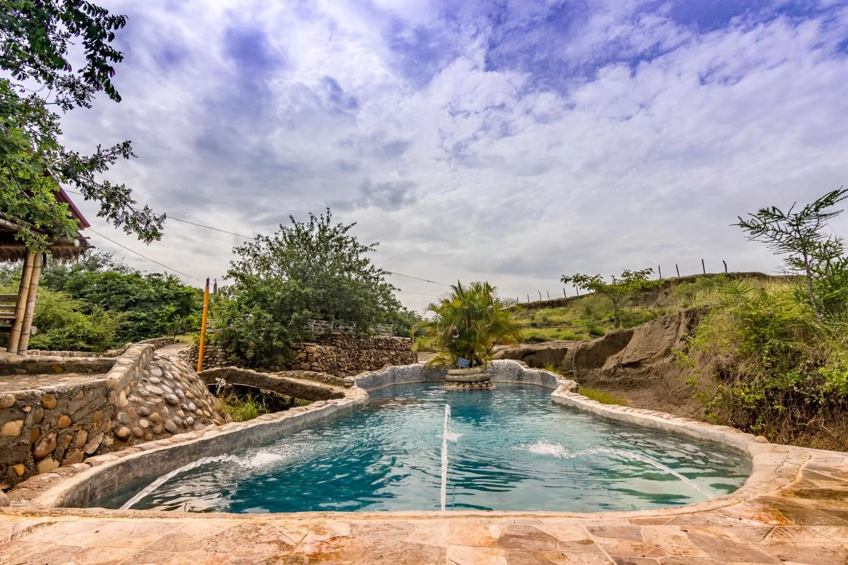 Property building, Swimming Pool in El Peñon De Constantino - Tatacoa