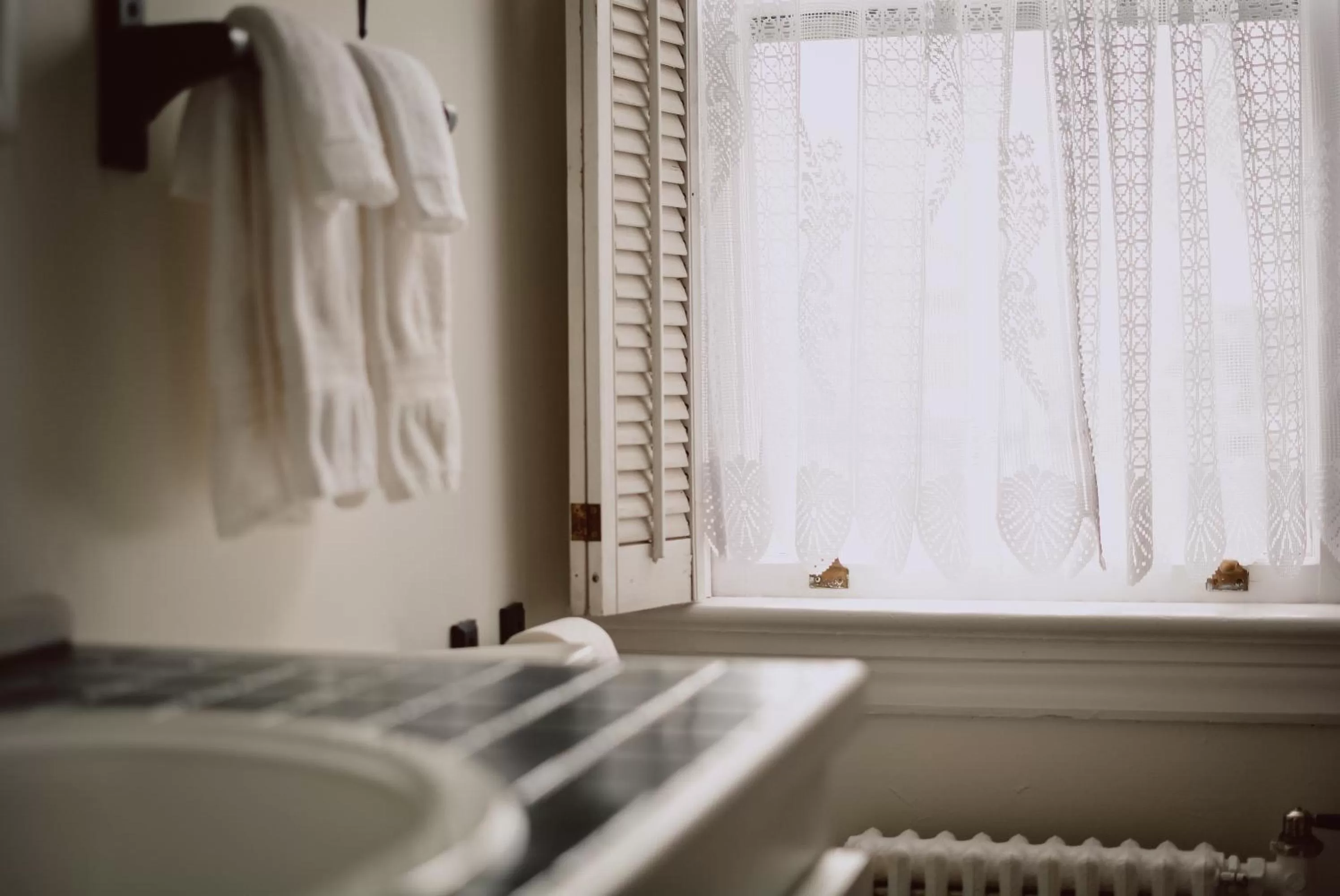 Hill Road Manor Bed & Breakfast