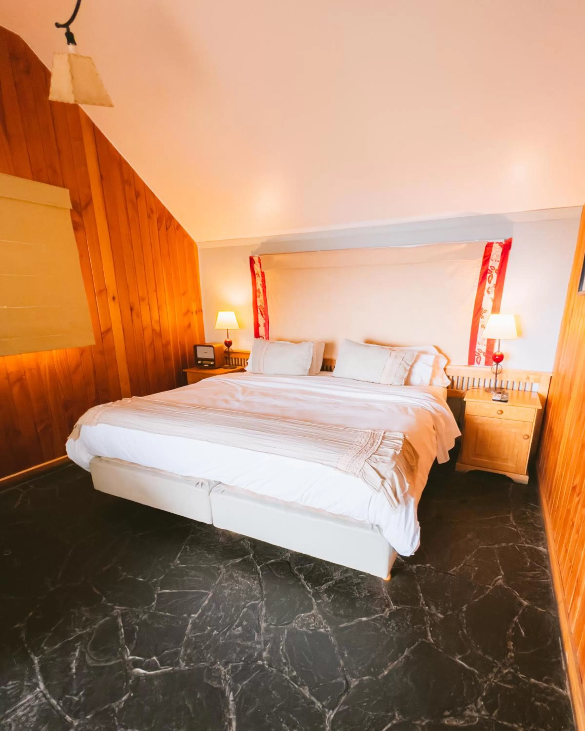 Bed in Arrayan Lake View Mountain Lodge & Casa De Te Arrayan