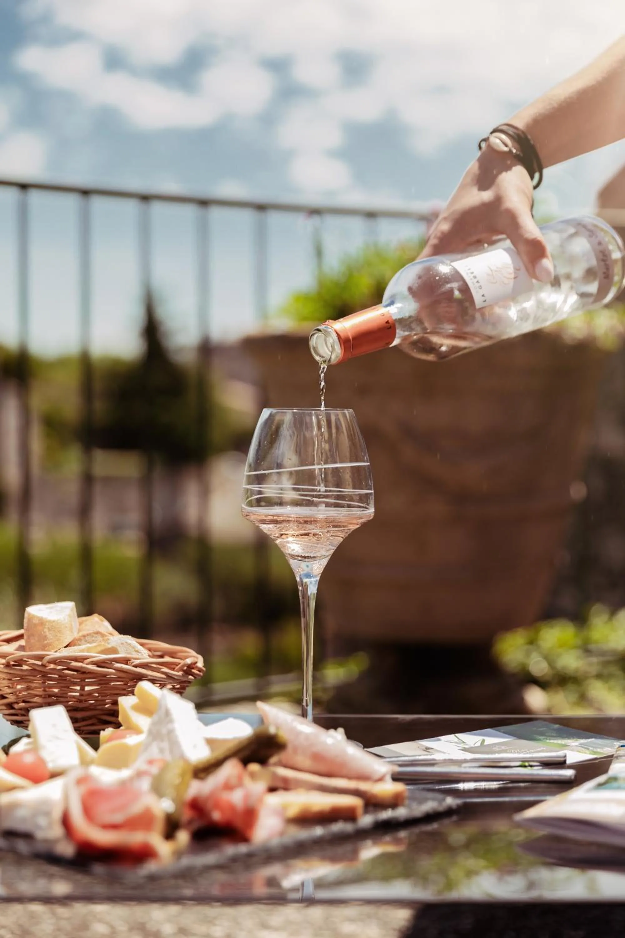 Food and drinks in Mas des Romarins, The Originals Relais