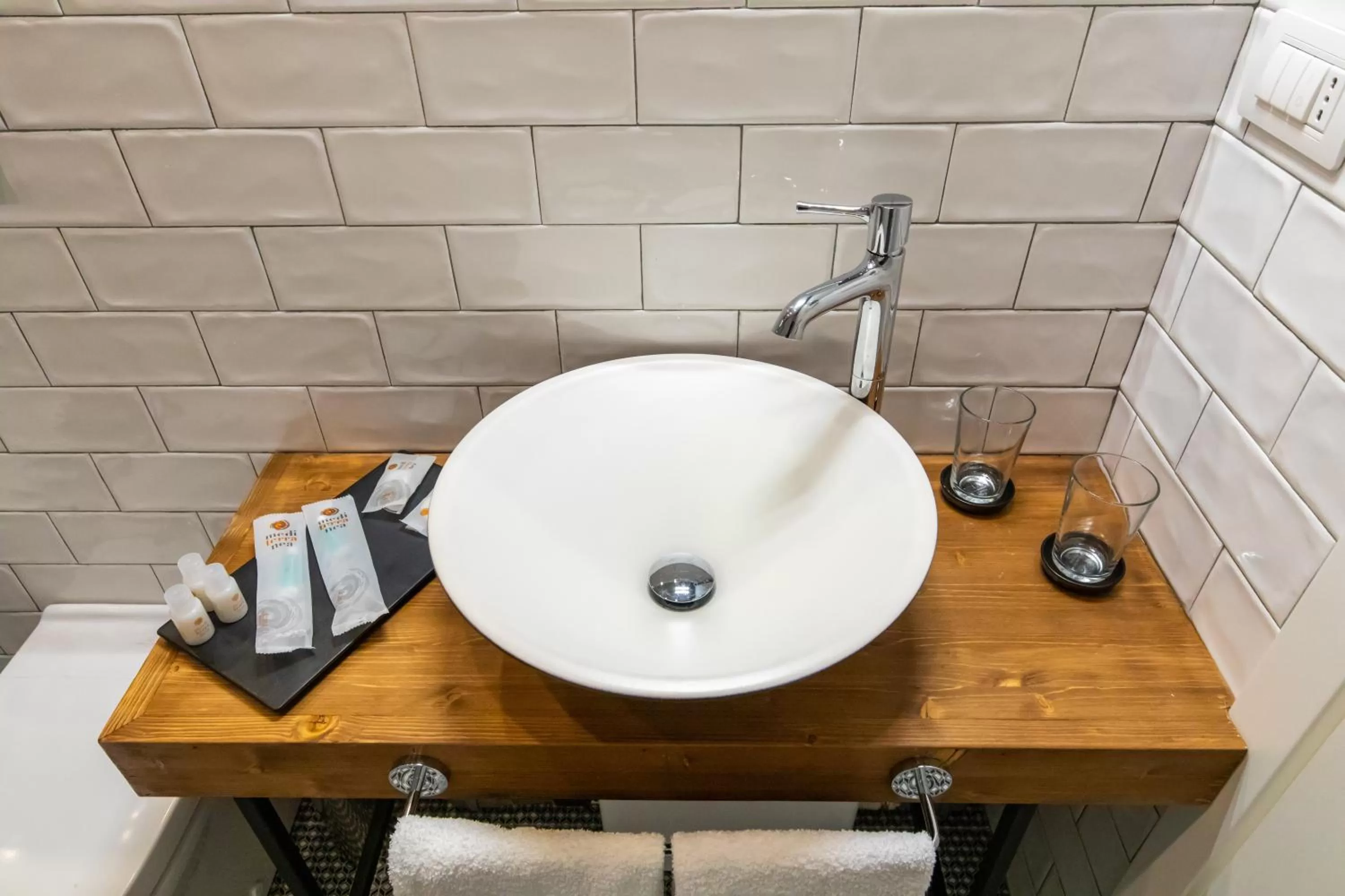 Bathroom in Santa Chiara Inn