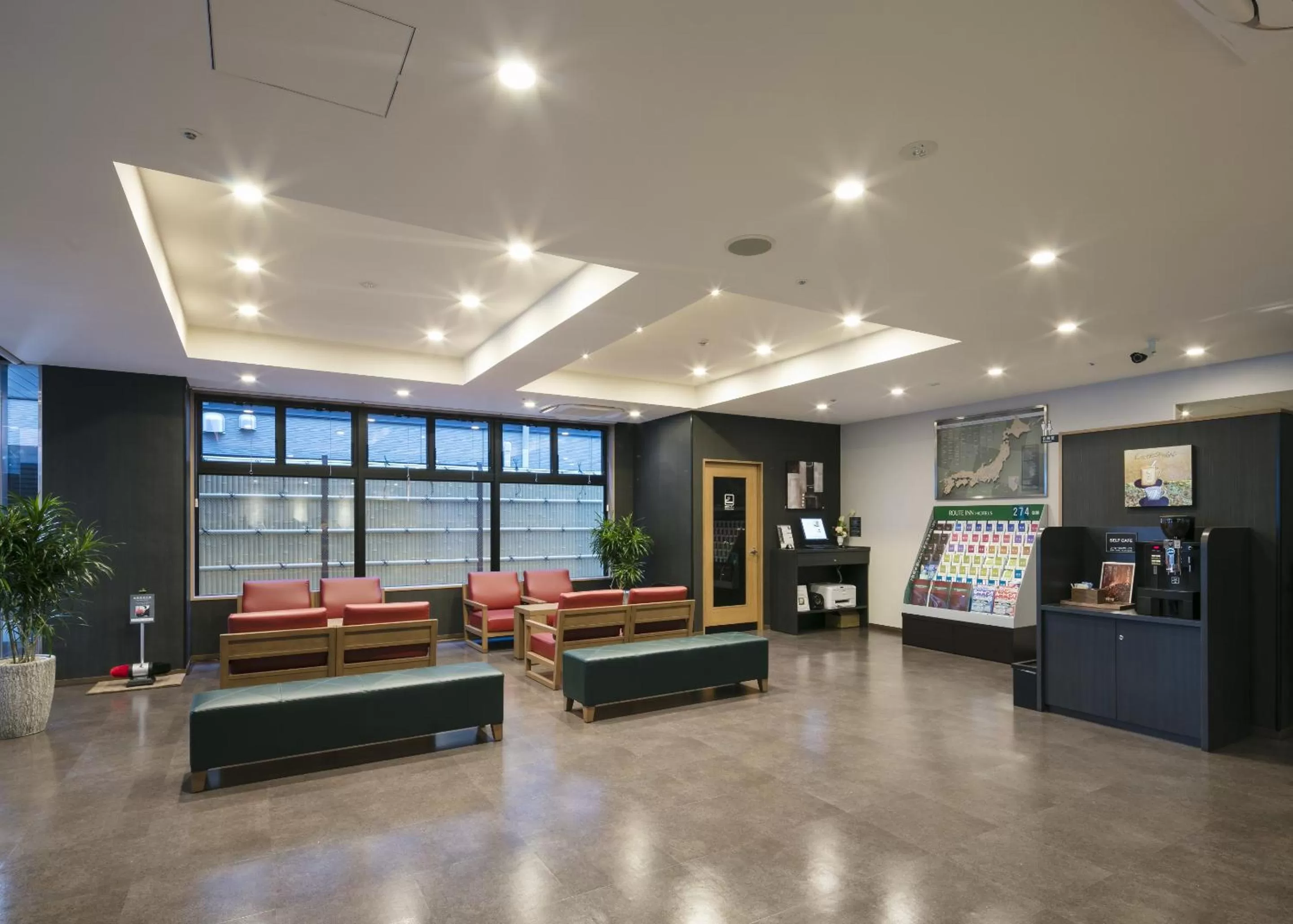 Lobby or reception in Hotel Route-Inn Kumamoto Ekimae