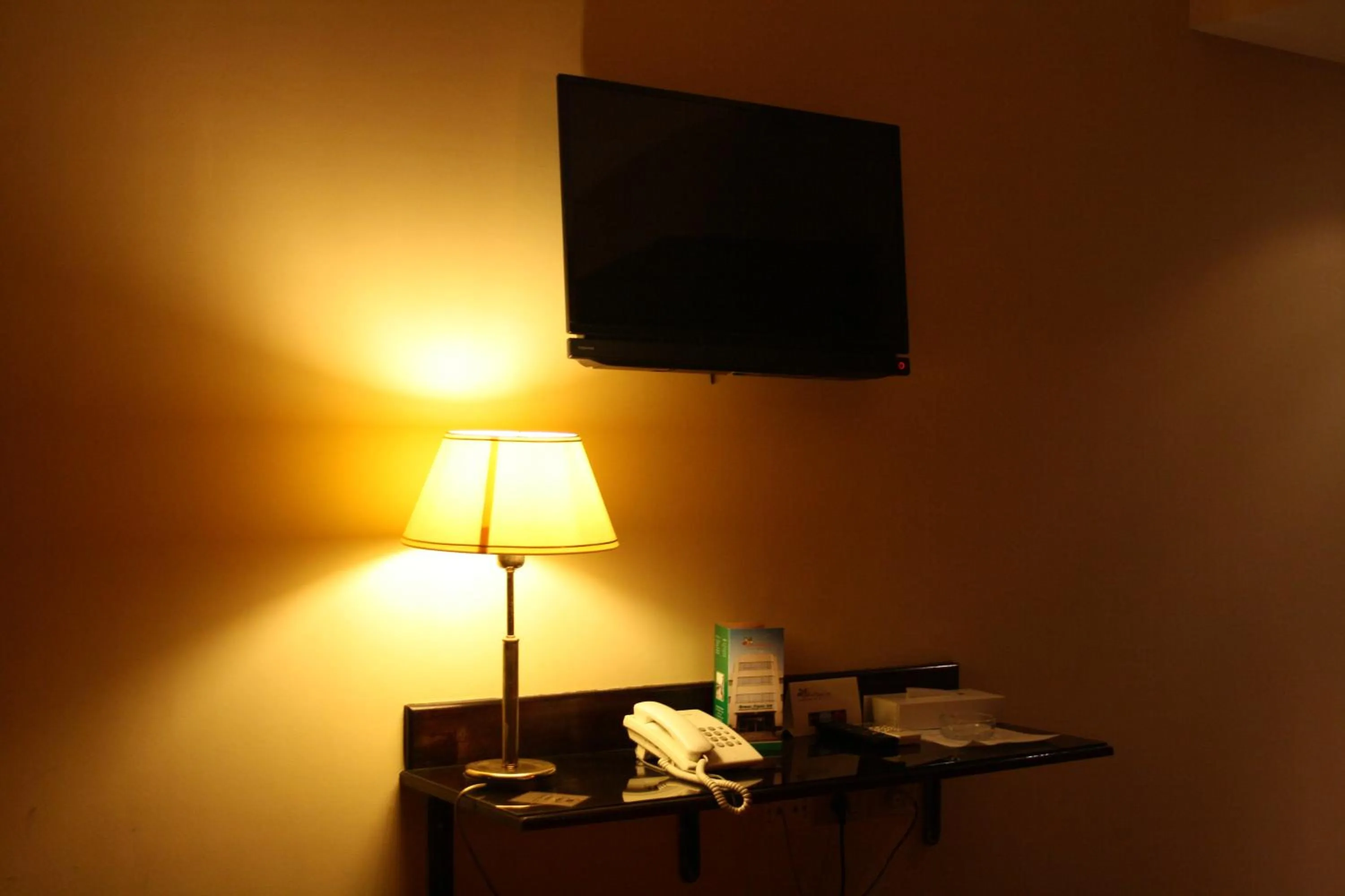 Decorative detail in Green Plaza Inn '''Business &Families Only'''