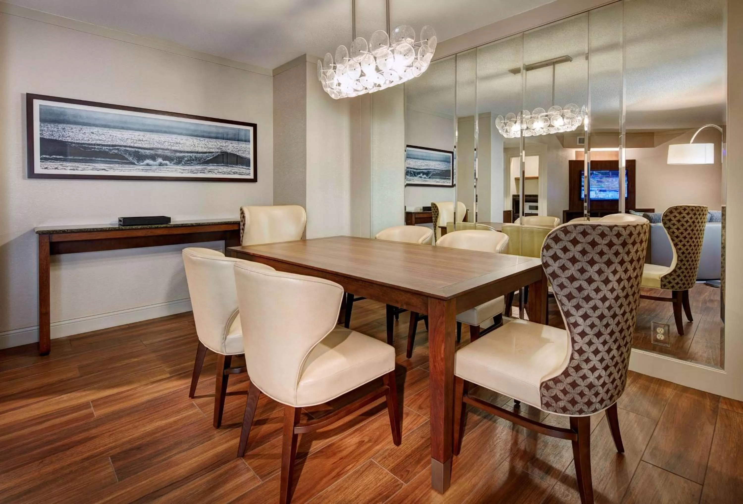 Bed in Embassy Suites by Hilton San Diego La Jolla