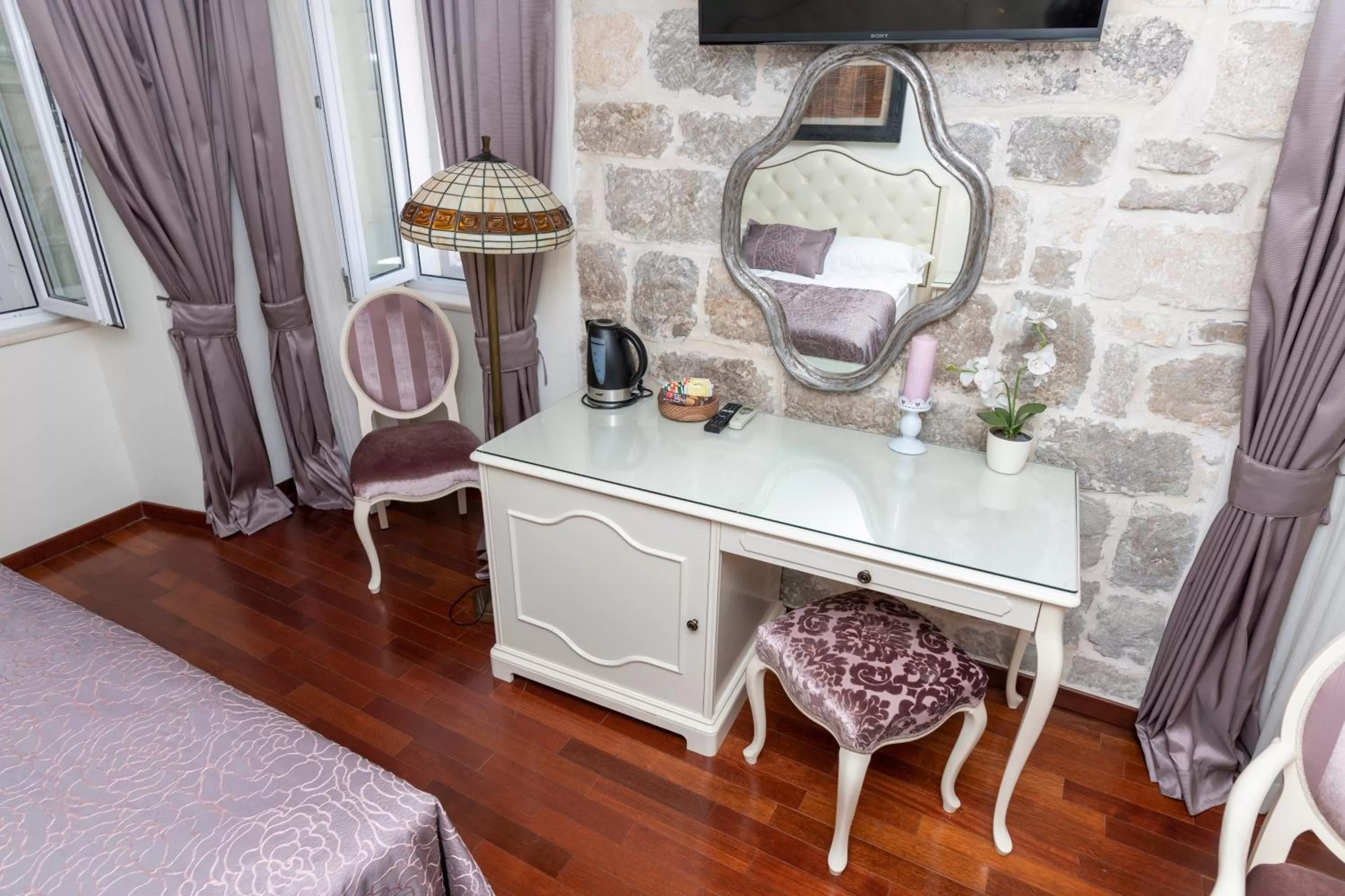 Bedroom, TV/Entertainment Center in Deluxe Collection Hotel Kastel