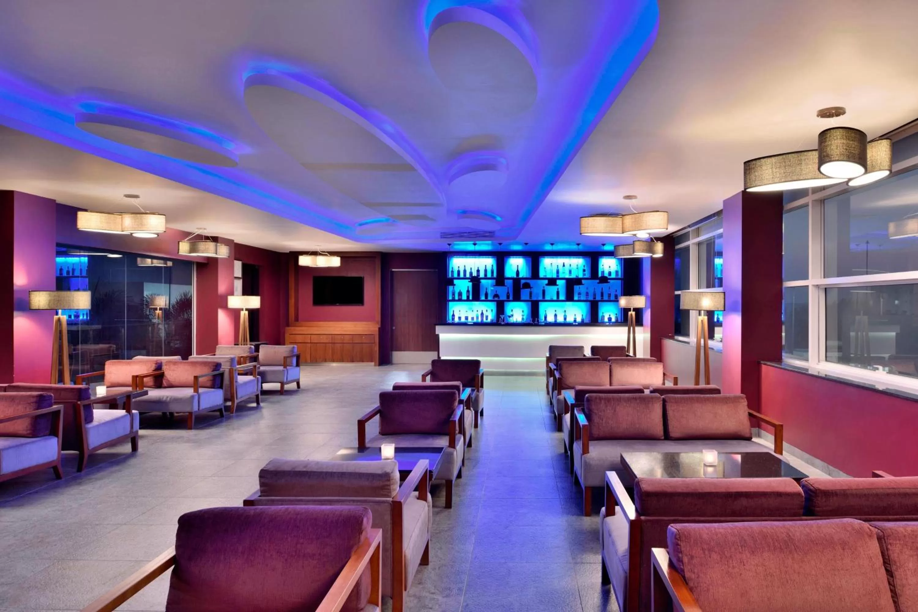 Lounge or bar in Four Points by Sheraton Mahabalipuram Resort & Convention Center