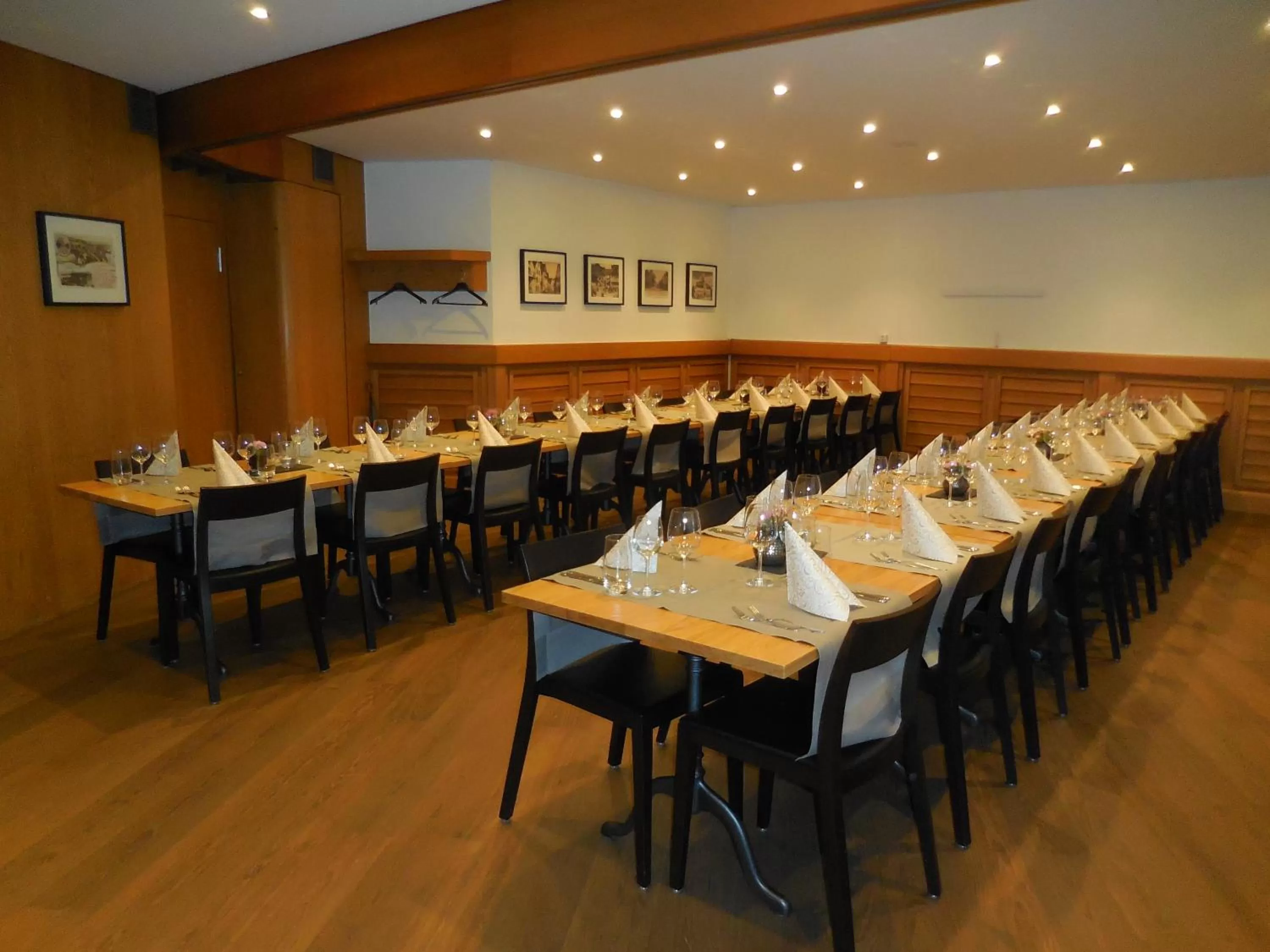 Restaurant/places to eat in Hotel Hecht