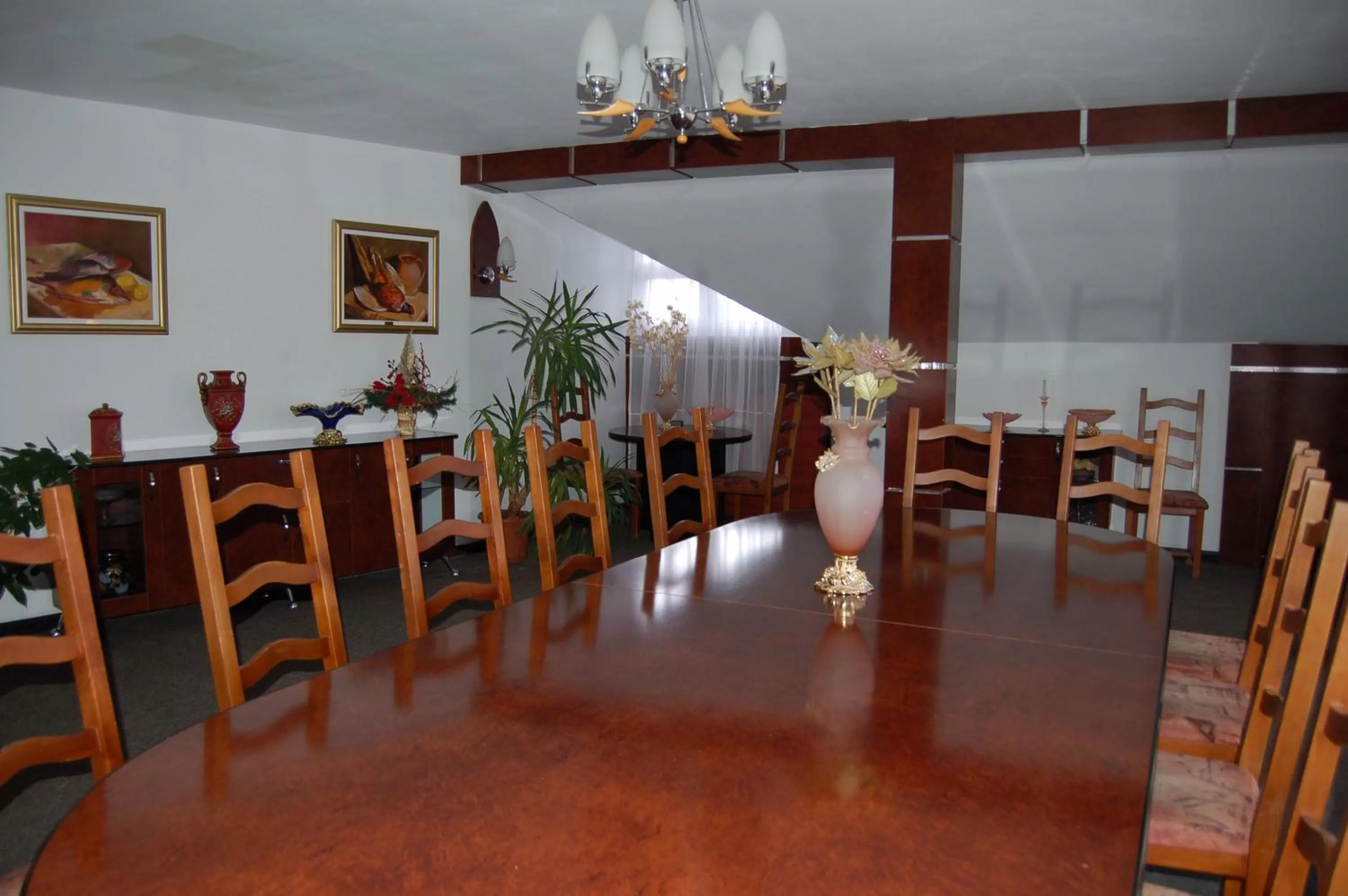 Restaurant/Places to Eat in Motel Maestro