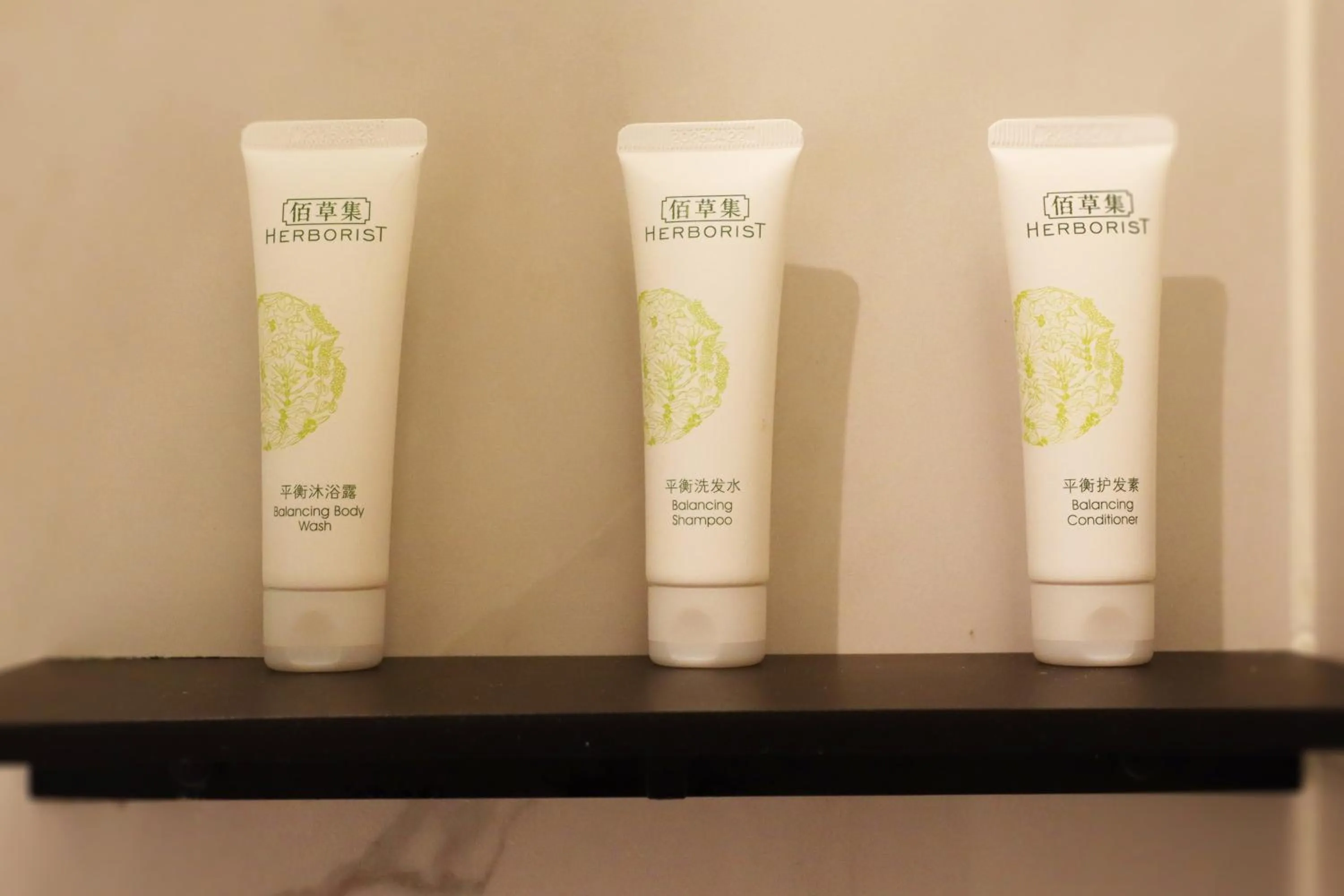 Shower in Metropolo Dahua Hotel Shanghai