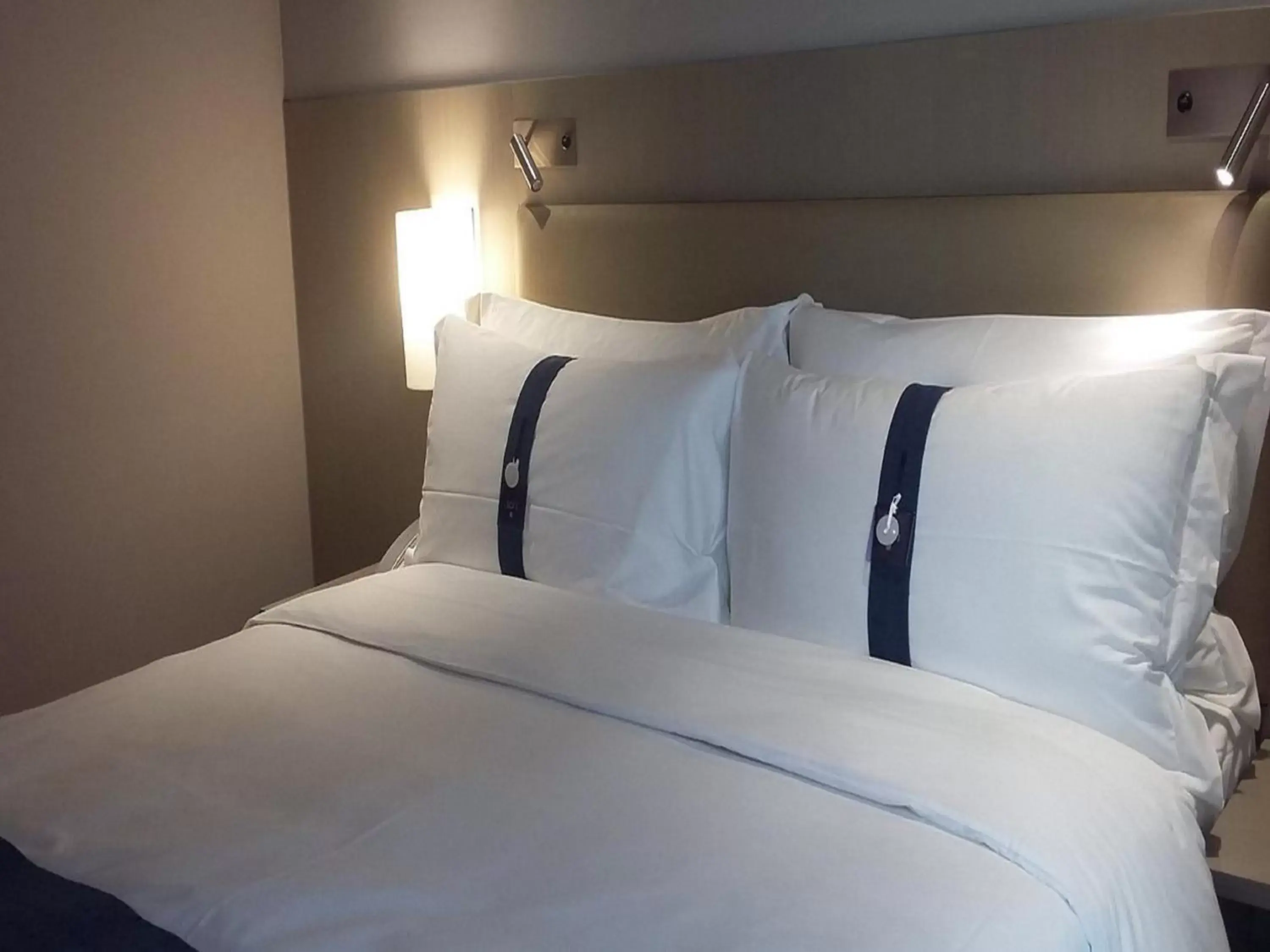 Holiday Inn Express Hong Kong Mongkok by IHG Holiday Inn Express Hong Kong Mongkok by IHG