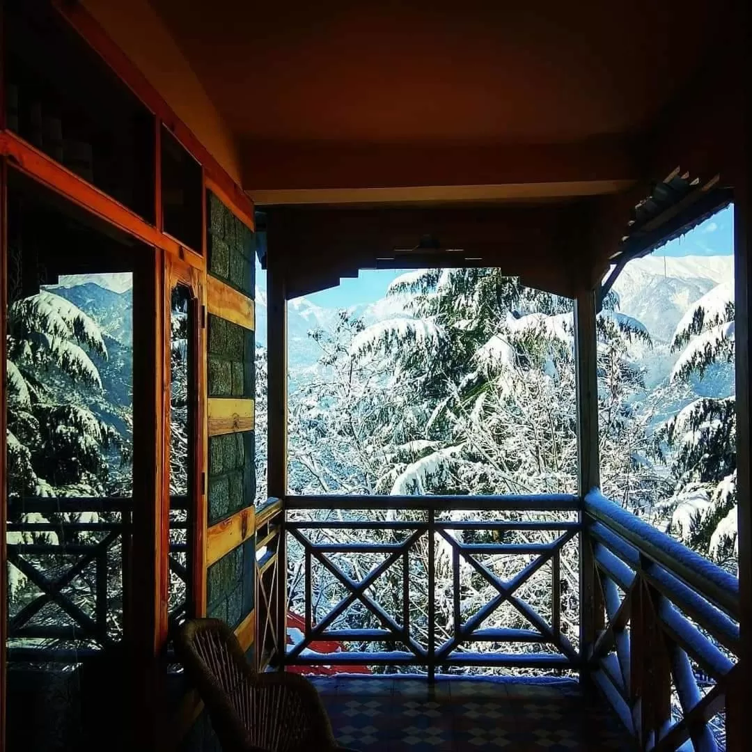 Balcony/Terrace, Winter in Soham's Chateau De Naggar - Manali