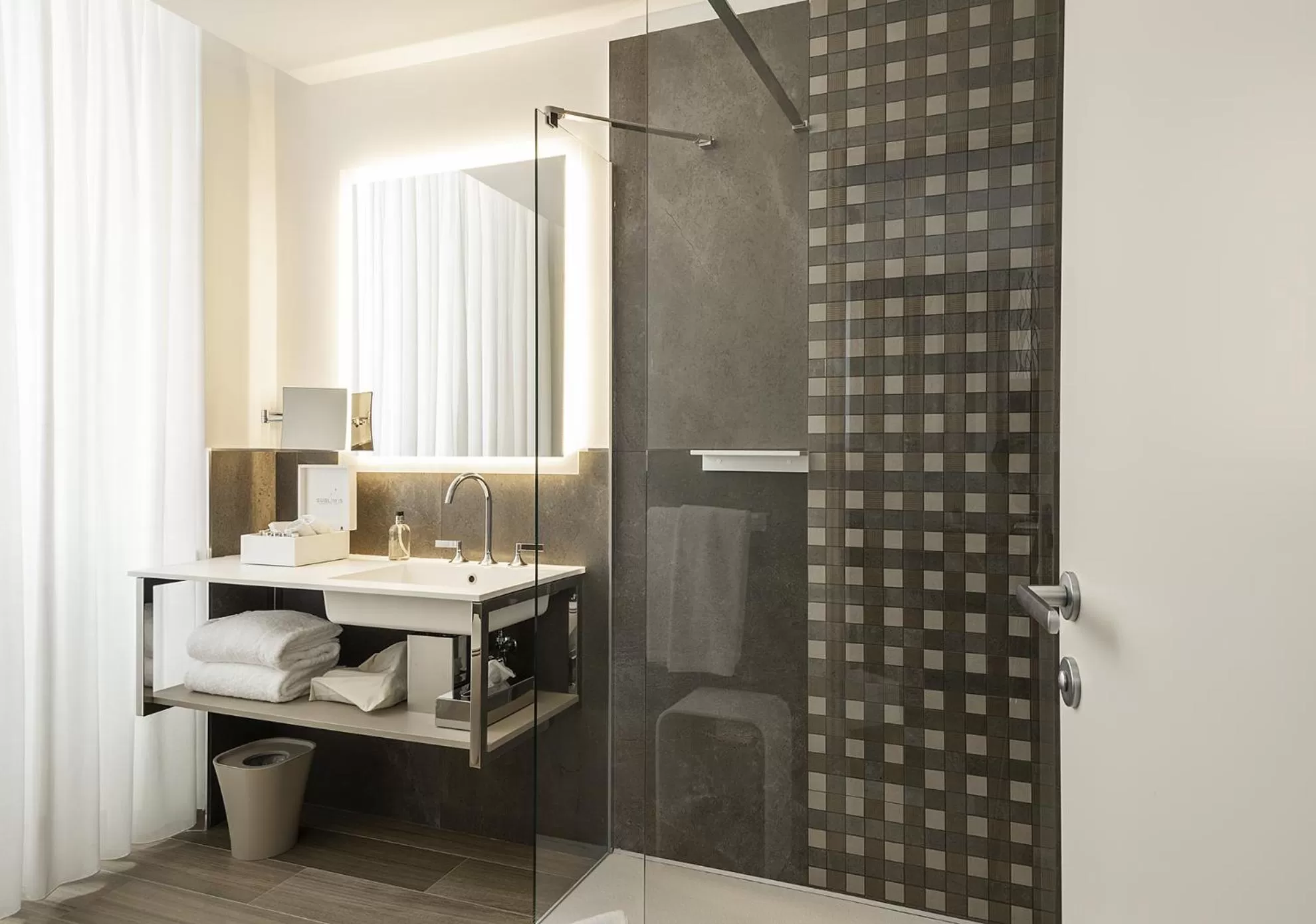 Shower in Sublimis Boutique Hotel Adults-Only