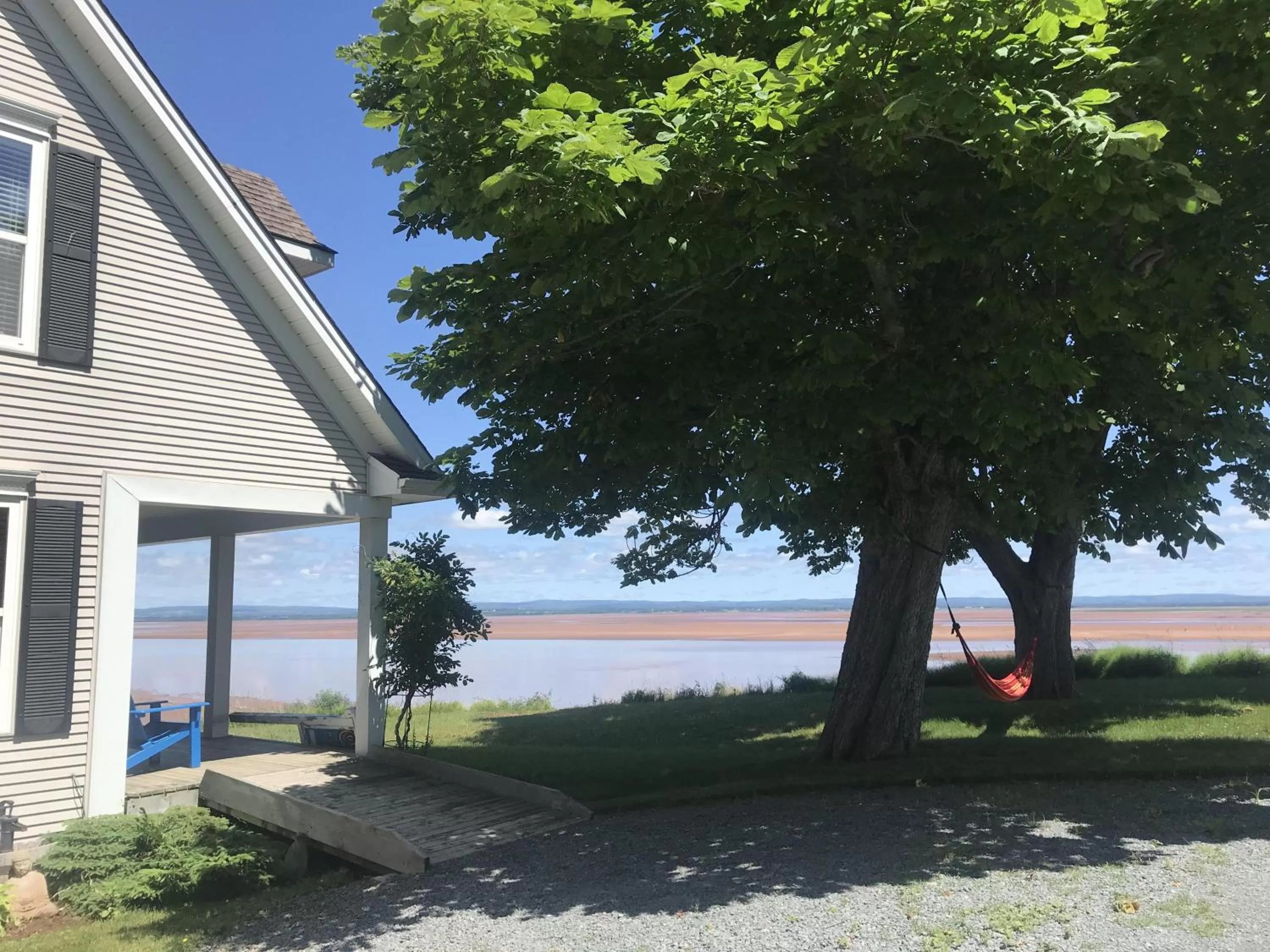 Property building in Cresthaven By the Sea