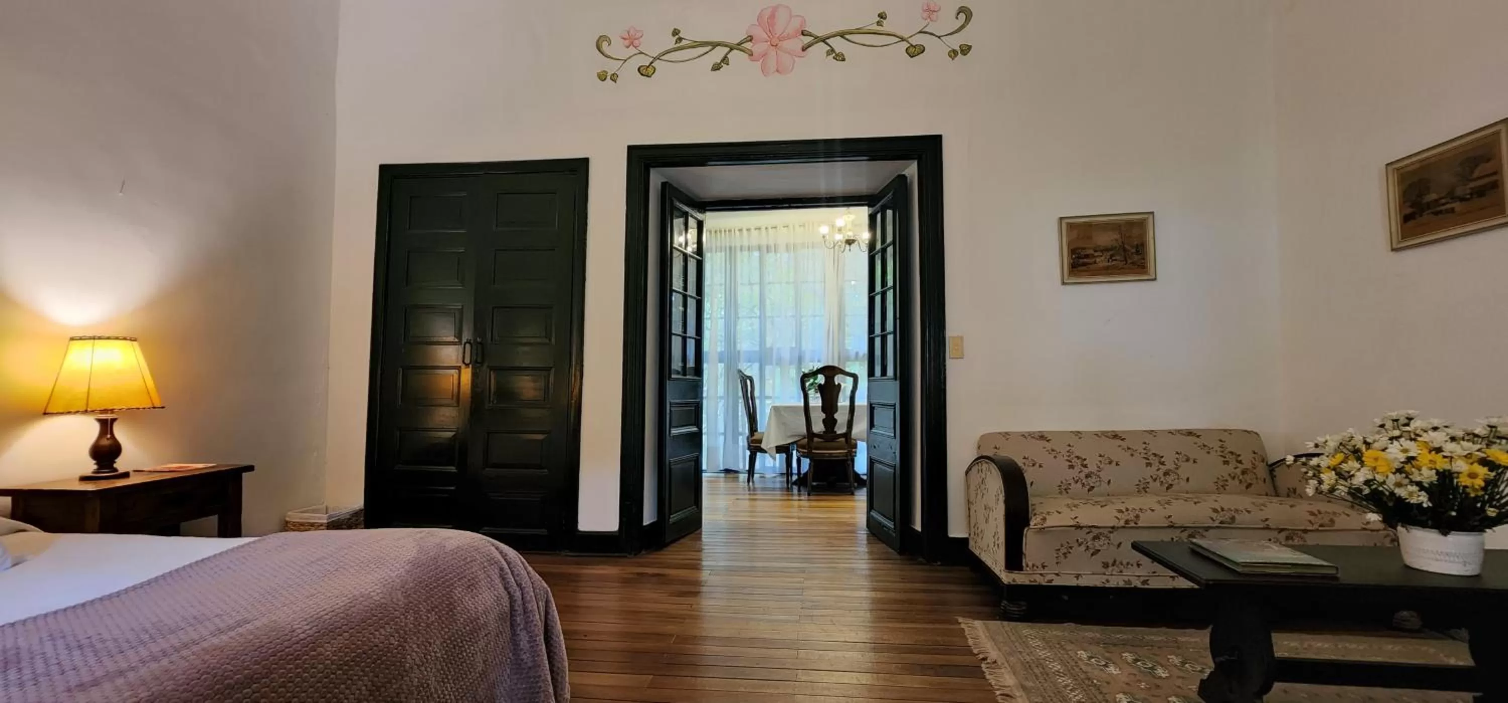 Photo of the whole room, Seating Area in Hotel Hacienda Suescún