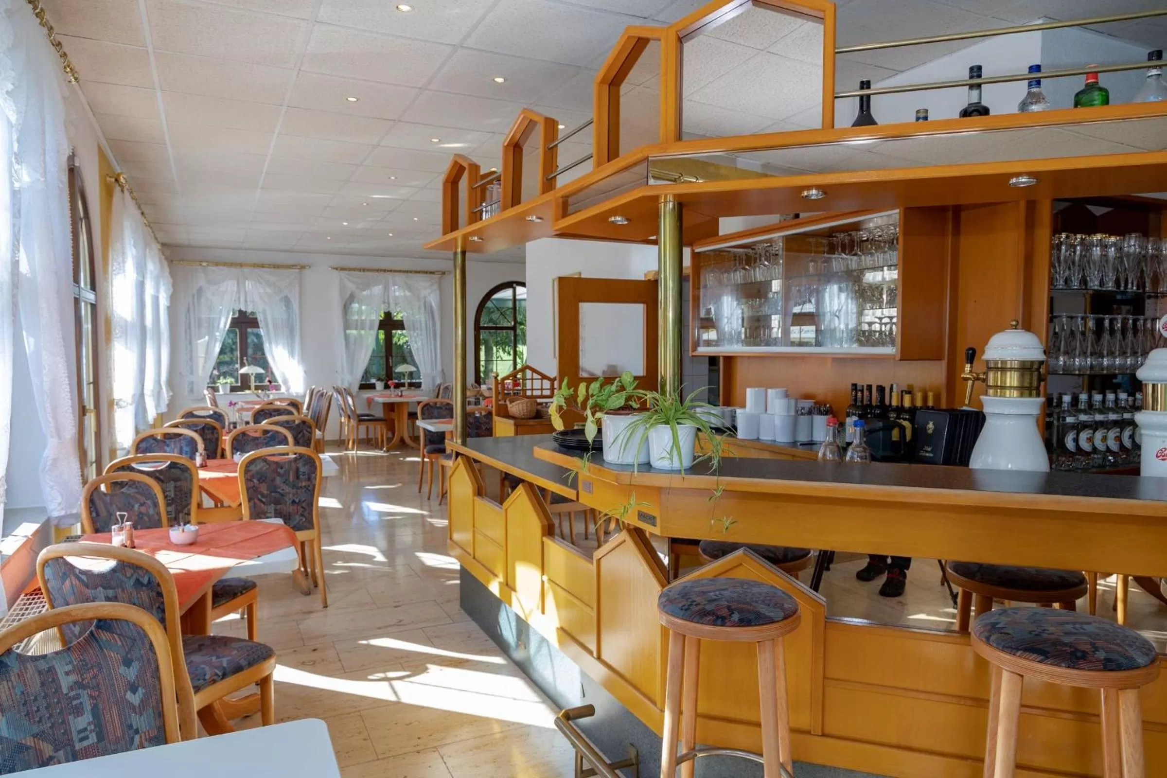 Restaurant/places to eat in Hotel Schwartze