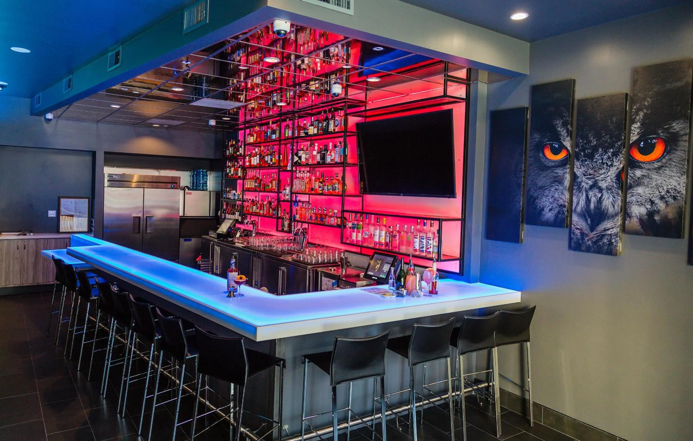 Restaurant/places to eat in Hotel EPIK