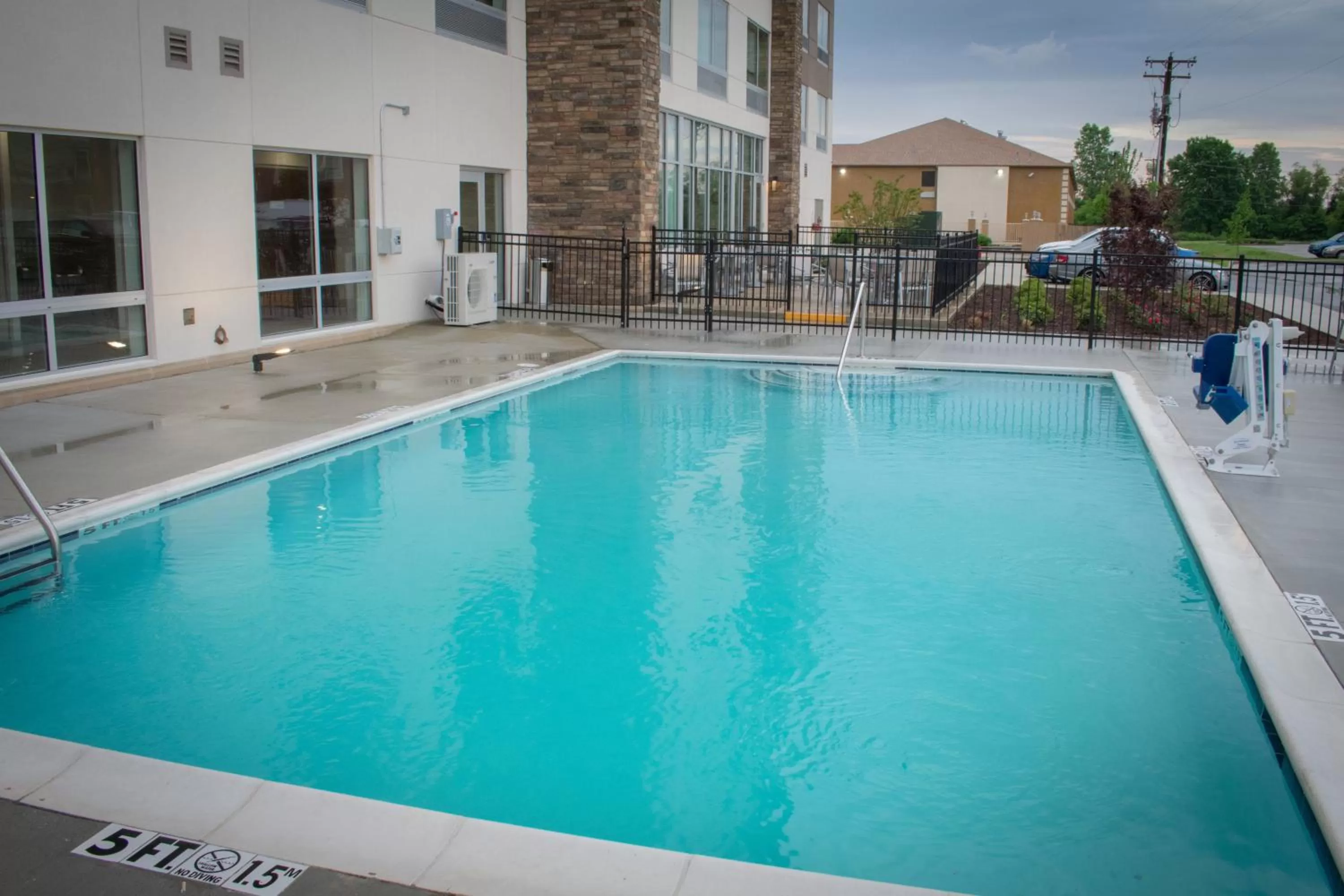 Swimming pool in Holiday Inn Express & Suites West Memphis by IHG