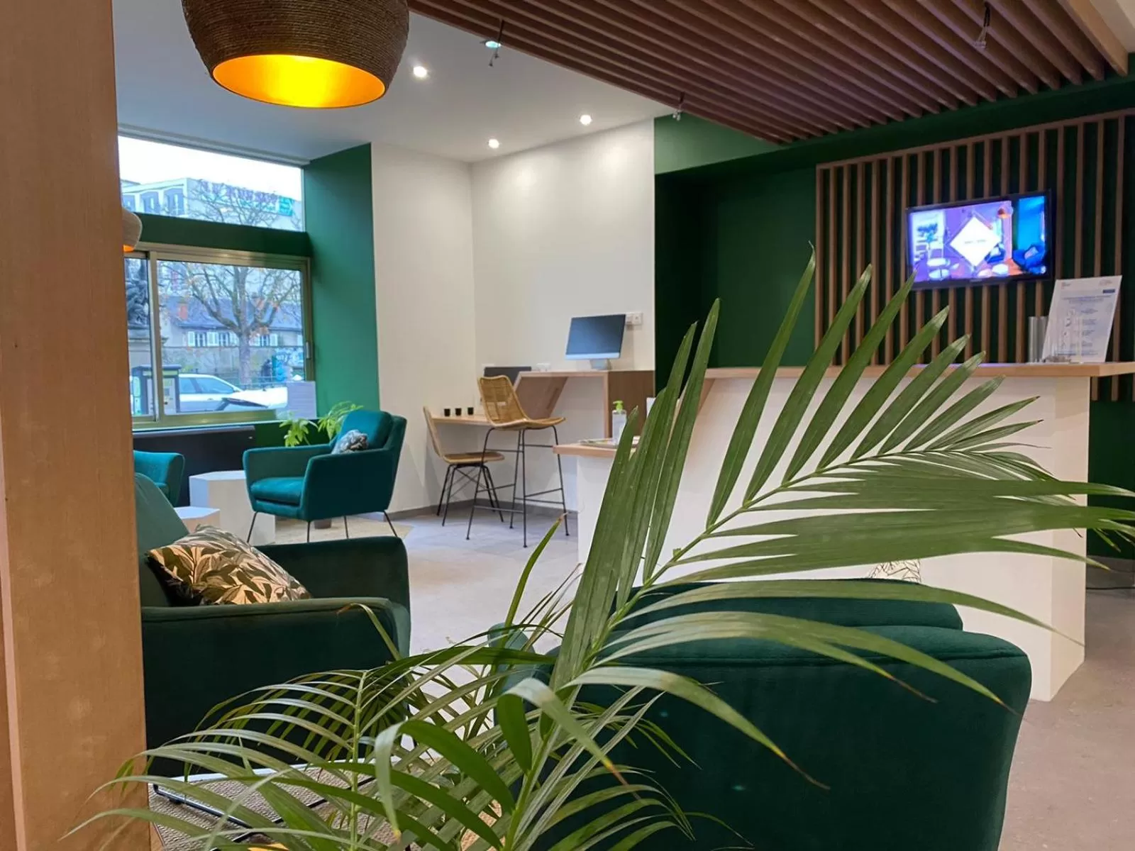 Lobby or reception in Cit'Hotel Limoges Centre - Lion d'or