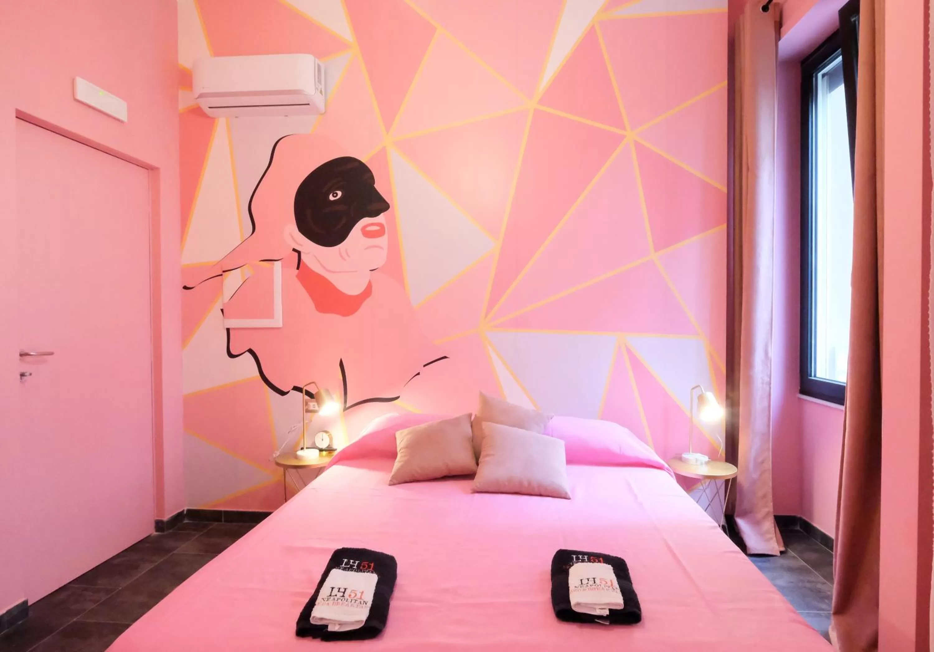 Bedroom, Bed in LH51 Rooms