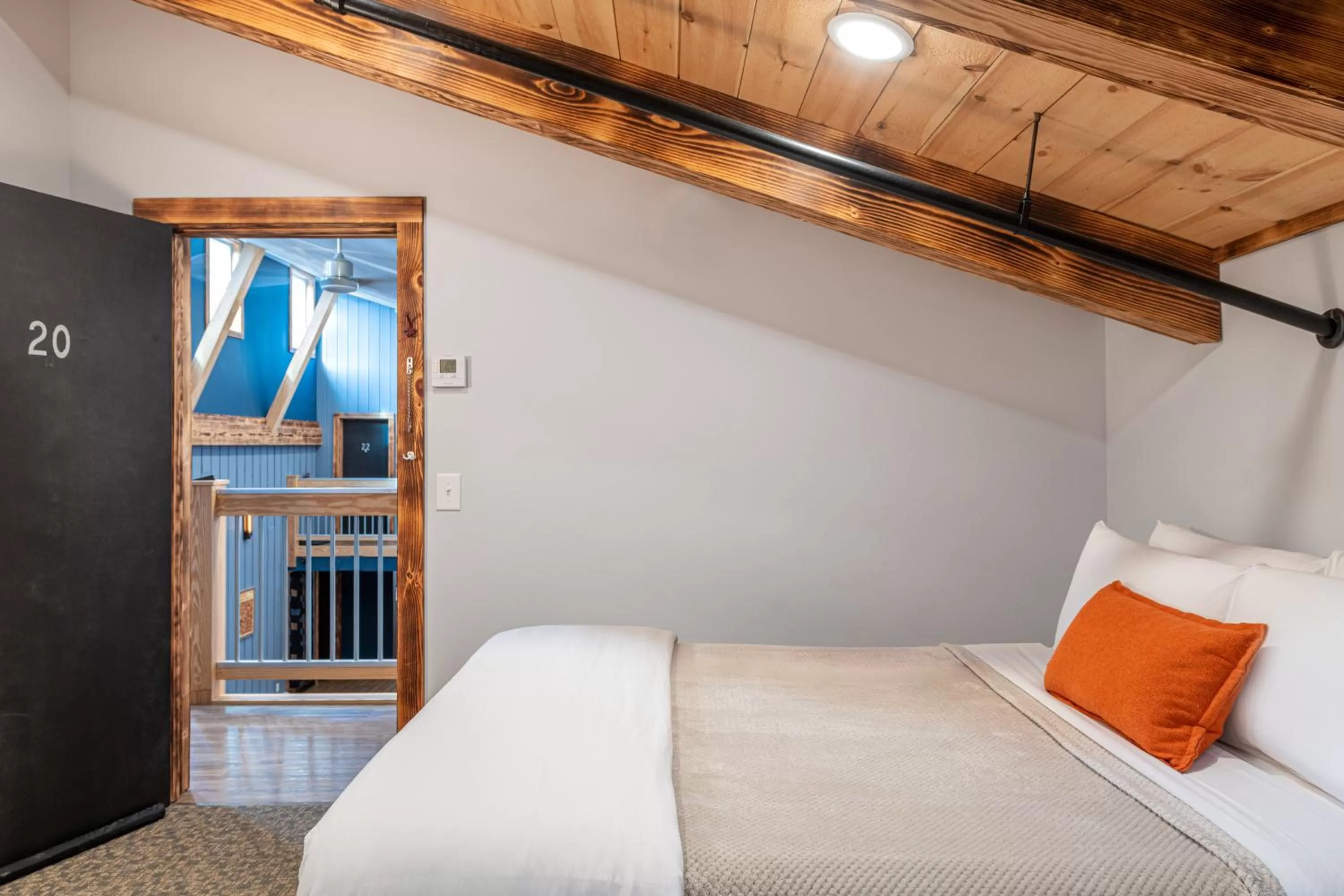 Bedroom, Bed in Mad River Lodge