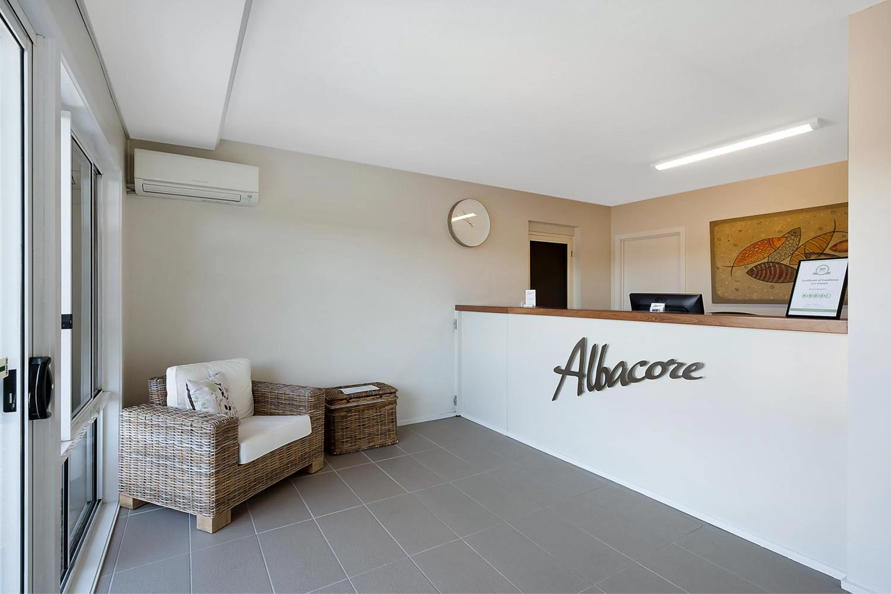 Lobby or reception in Albacore Apartments