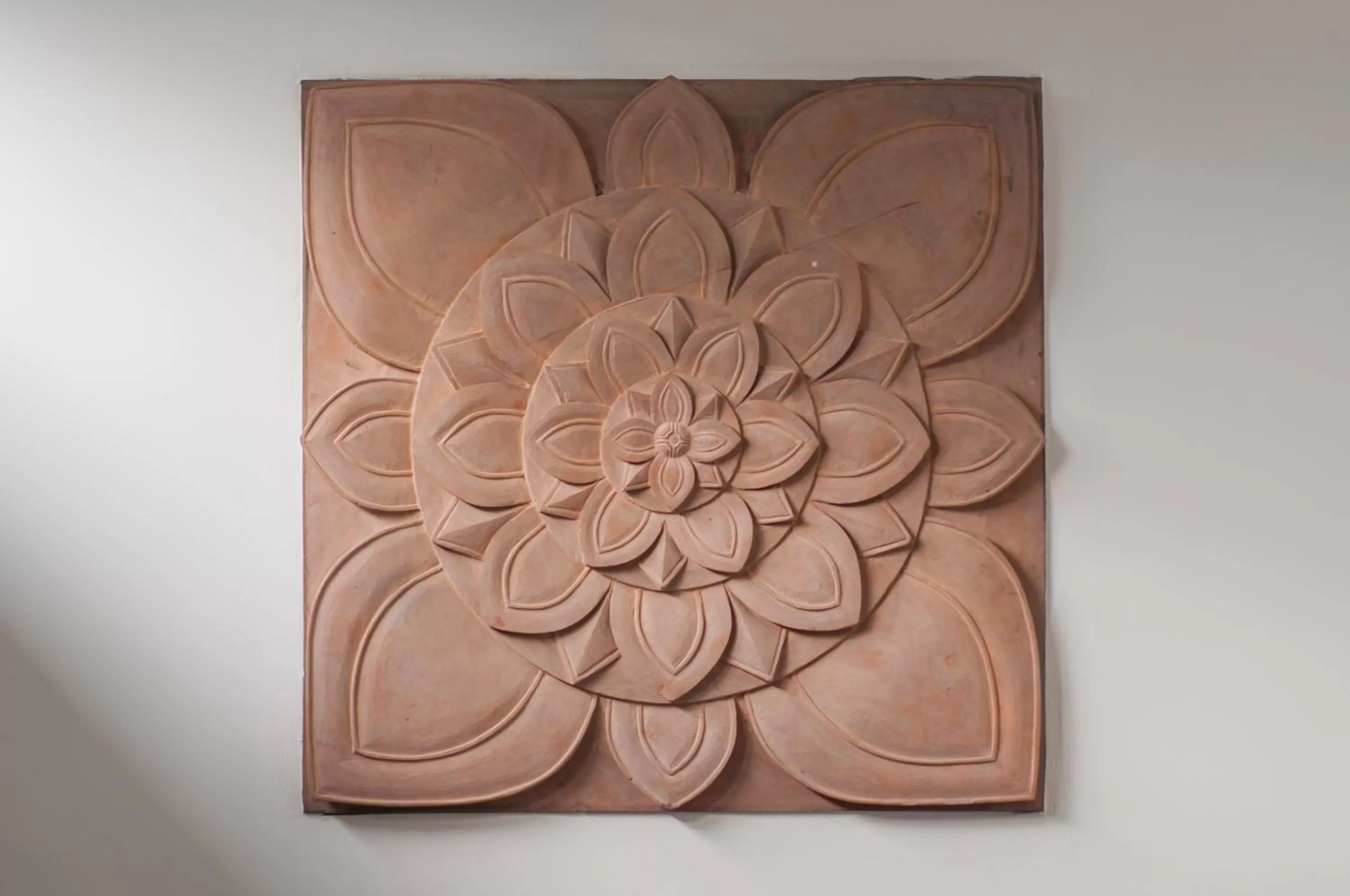 Decorative detail in Landing Gold by Amatak