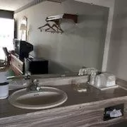 Bathroom in Sunset Inn Clarksville