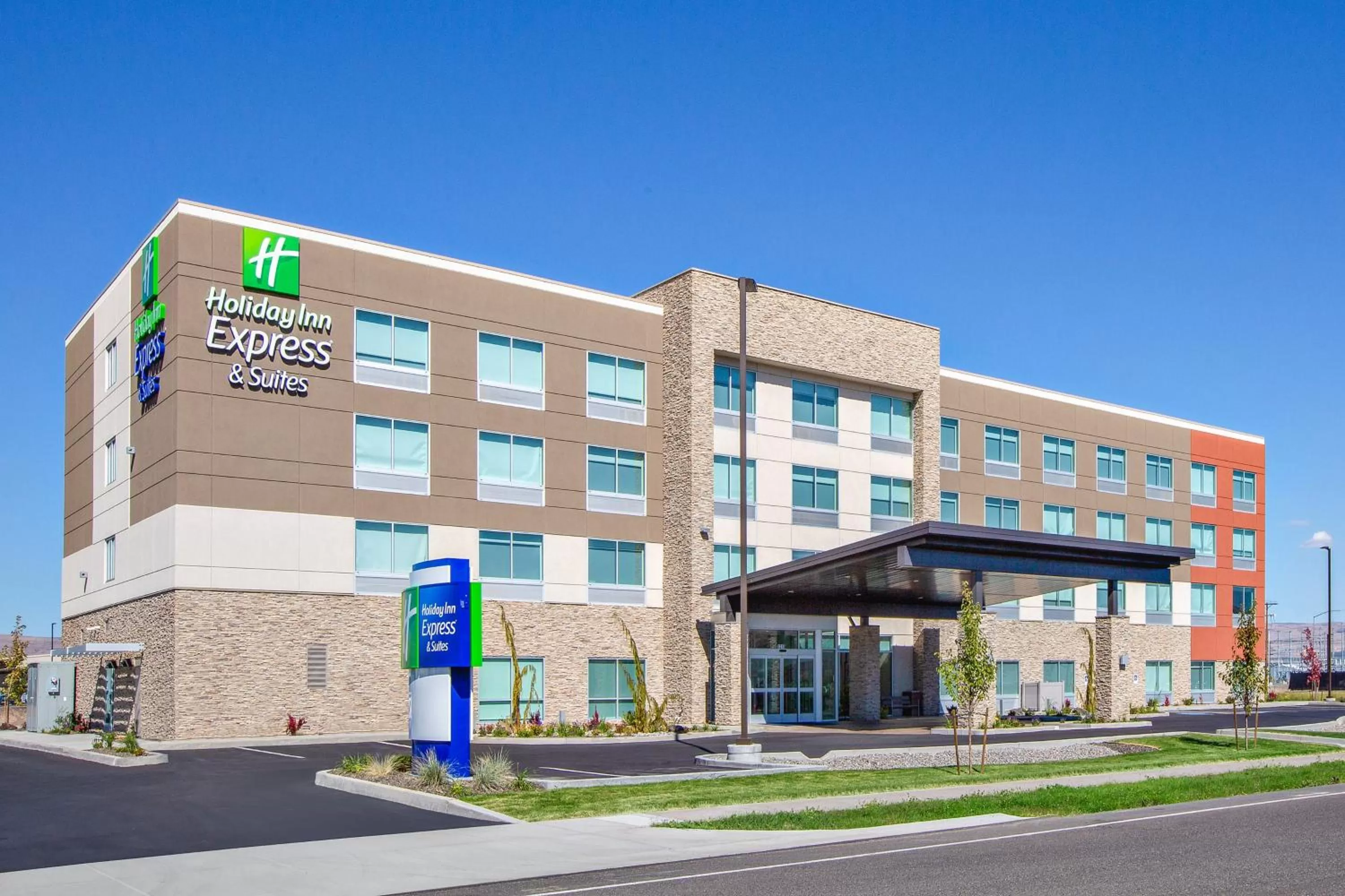 Property building in Holiday Inn Express & Suites - Union Gap - Yakima Area by IHG