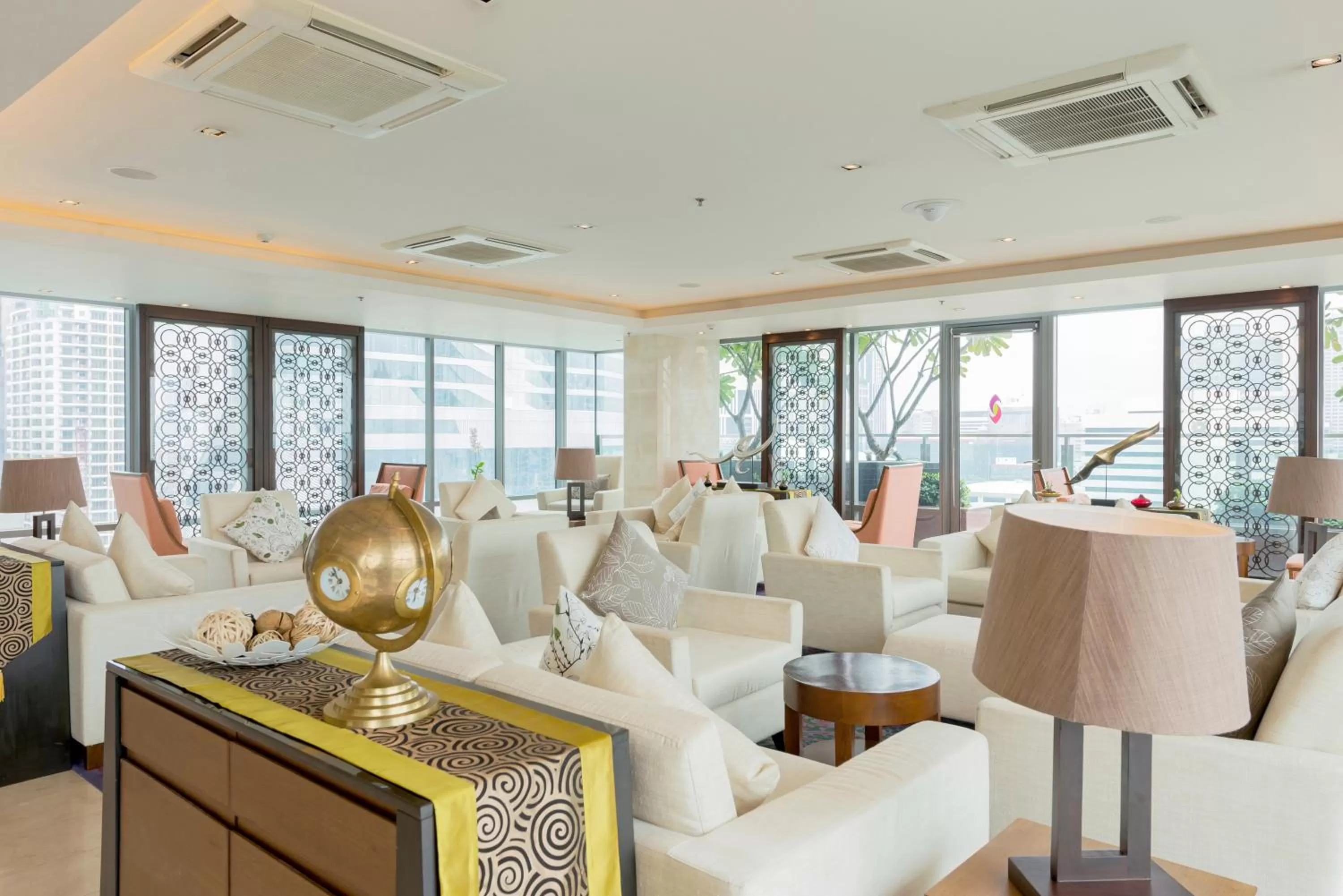 Lobby or reception in Sivatel Bangkok Hotel