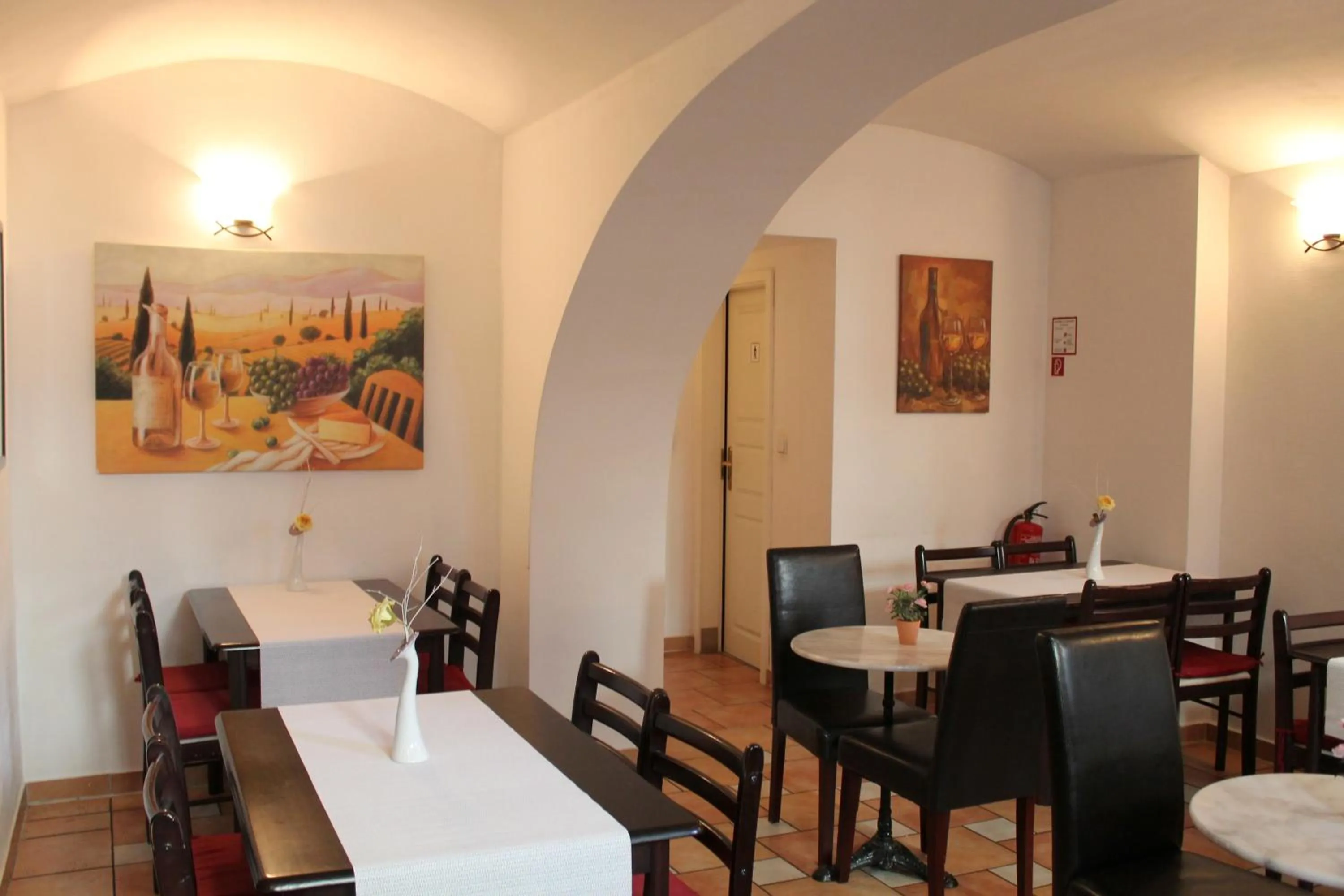 Restaurant/places to eat in Hotel Amelie Berlin